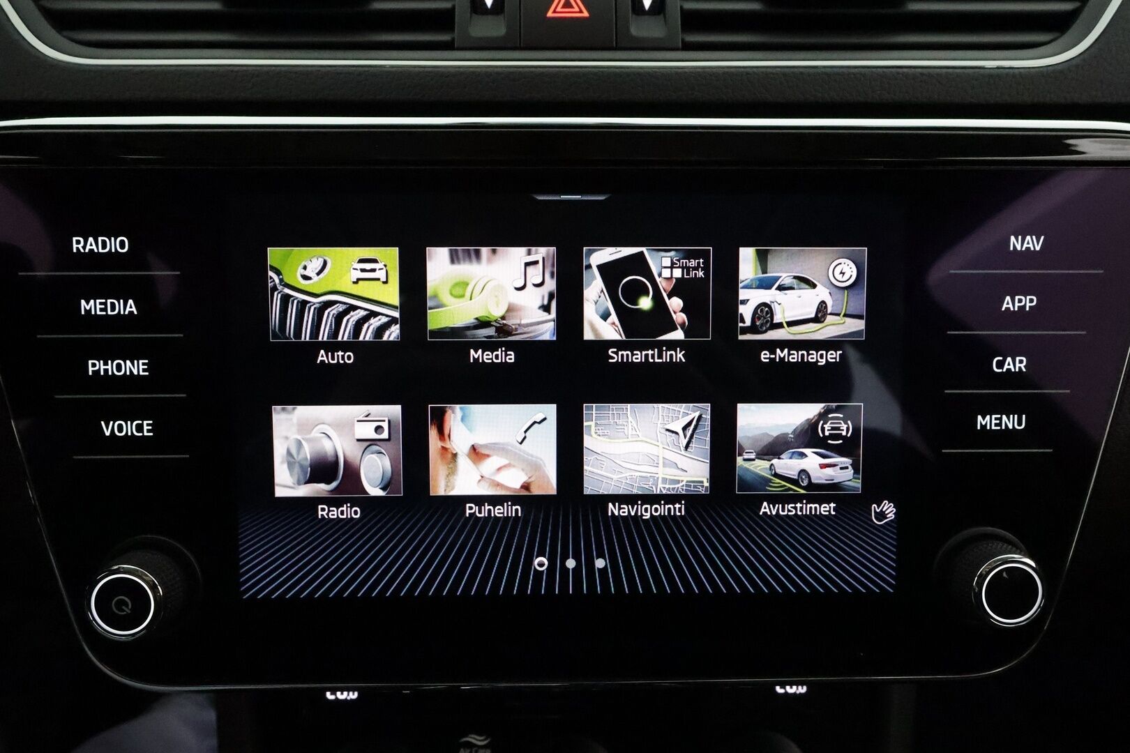 Skoda Superb 2020 Combi 1,4 TSI PHEV L&K iV DSG **Panorama / Webasto / Koukku / ACC / Matrix-LED / P.kamera / Ilmastoidut Muistinahat** - 2x Latauskaapelit / Kahdet Renkaat / Merkkihuollettu! - HULLUT VÄLIPÄIVÄT KORKOTARJOUS 2,49%