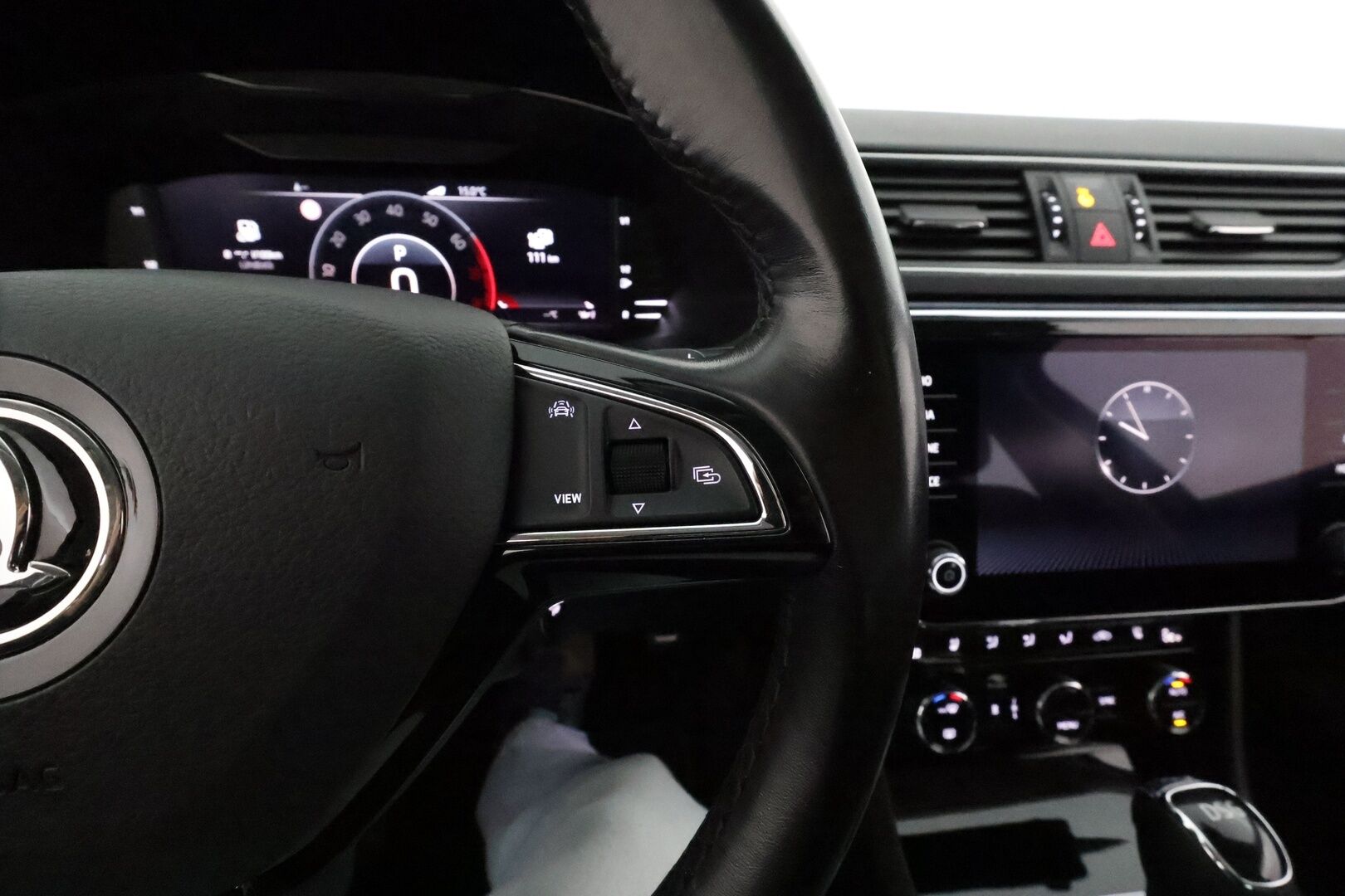 Skoda Superb 2020 Combi 1,4 TSI PHEV L&K iV DSG **Panorama / Webasto / Koukku / ACC / Matrix-LED / P.kamera / Ilmastoidut Muistinahat** - 2x Latauskaapelit / Kahdet Renkaat / Merkkihuollettu!