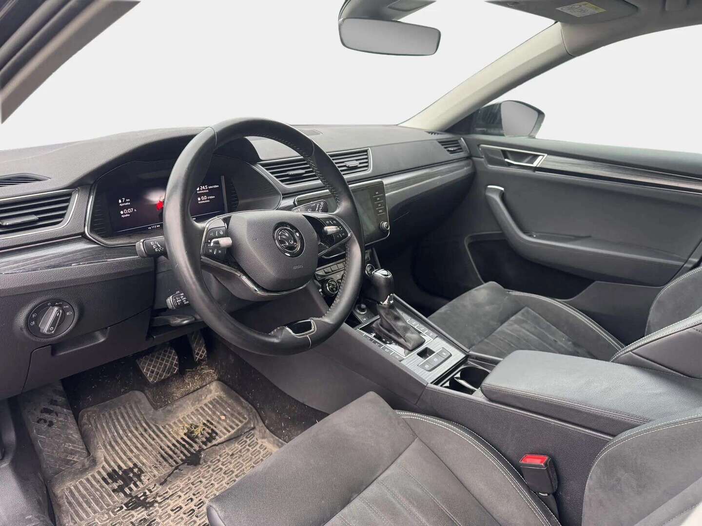 Skoda Superb 2023 Combi 1.4 TSI PHEV Style iV BusinessLine DSG Autom. - | Adapt. vak. | Muistipenkit | Matrix-LED | Webasto | Vetokoukku | Suomi-Auto | P-Kamera |