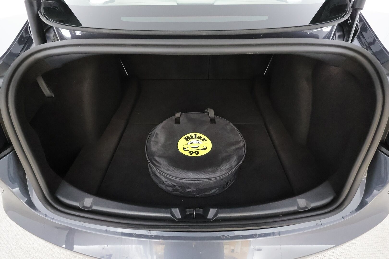 Tesla Model 3 2023 Long Range * Koukku / ILP / ACC / Matrix-LED / P.kamera / Muistipenkki / Premium Audio / Navi / Kaistavahti / Keyless * - Akku kuntotarkastettu / Suomi-auto / 2x Latauskaapelit / Kahdet renkaat