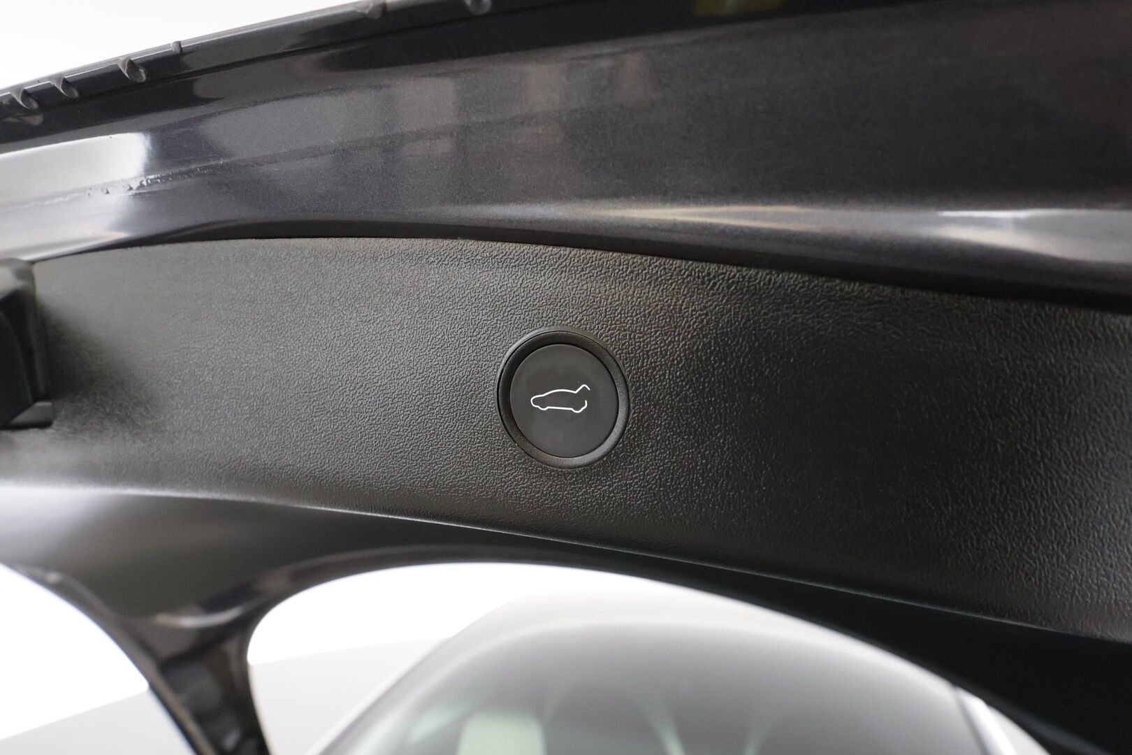 Tesla Model 3 2023 Long Range * Koukku / ILP / ACC / Matrix-LED / P.kamera / Muistipenkki / Premium Audio / Navi / Kaistavahti / Keyless * - Akku kuntotarkastettu / Suomi-auto / 2x Latauskaapelit / Kahdet renkaat