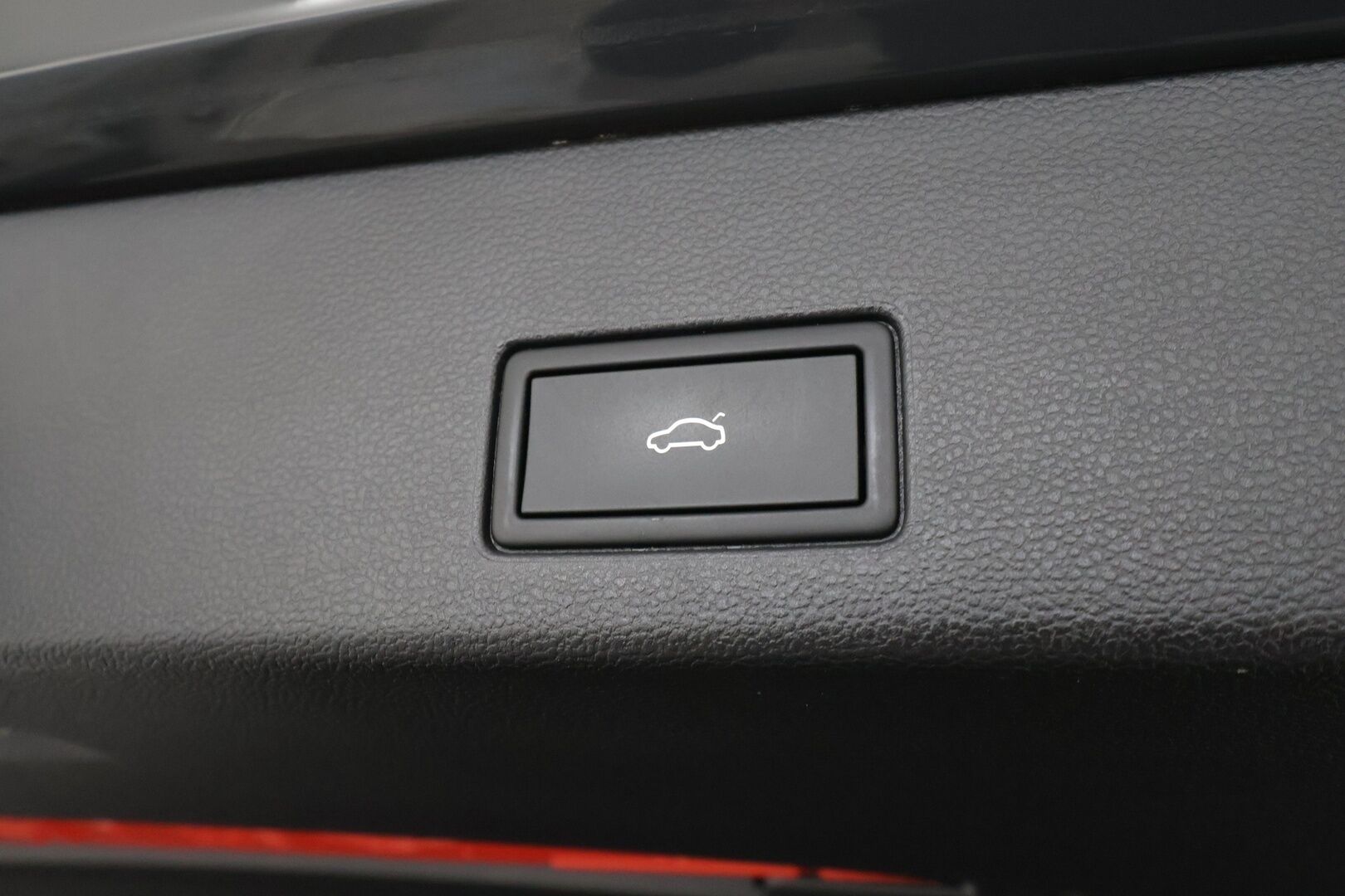 Volkswagen Golf 2023 Variant R-Line 1,5 eTSI (MHEV) DSG - Webasto | Koukku | ACC | Digimittaristo | P.Kamera | Kaistavahti | Keyless | LED | Merkkihuollot