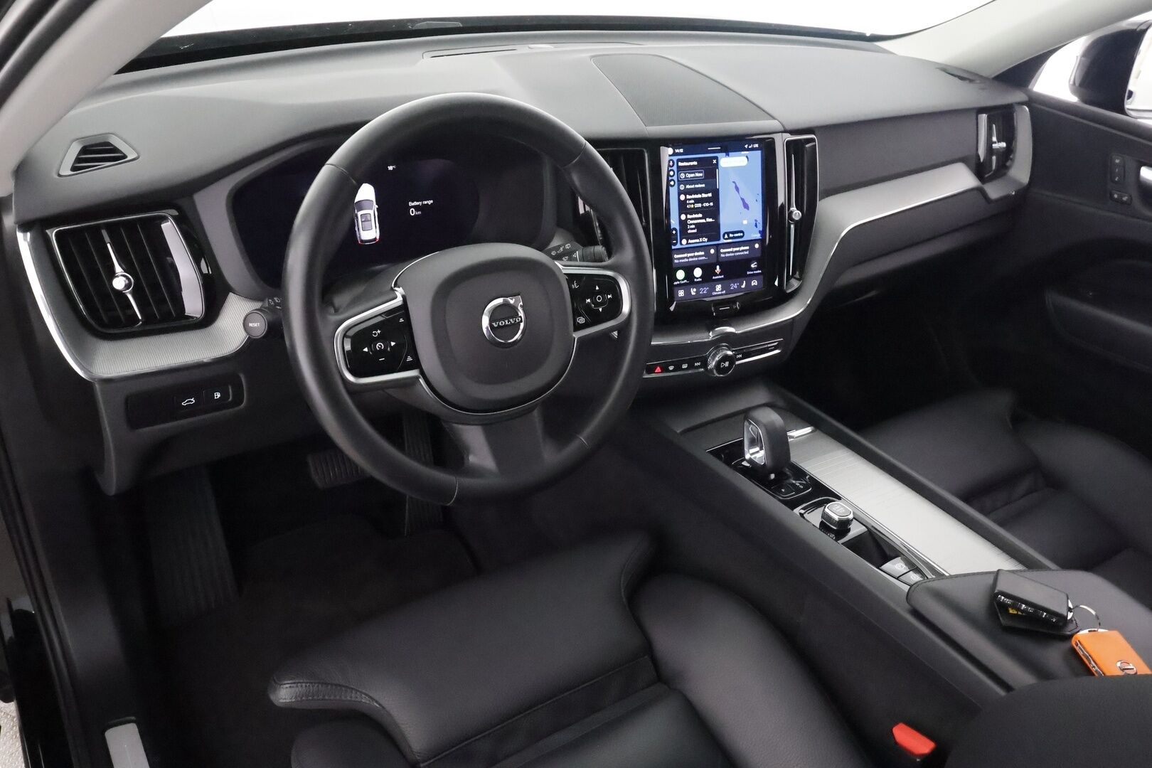 Volvo XC60 2023 T6 AWD Long Range Plus Dark aut - | ACC | Webasto | Panorama | Sporttinahat muistilla | P.kamera | Full-LED Active | Pilot Assist | Keyless | 1-om suomiauto | Merkkihuollot |