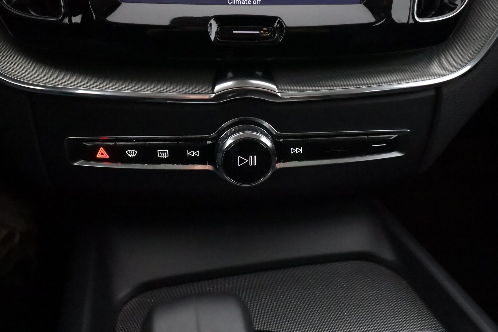 Volvo XC60 2023 T6 AWD Long Range Plus Dark aut - | ACC | Webasto | Panorama | Sporttinahat muistilla | P.kamera | Full-LED Active | Pilot Assist | Keyless | 1-om suomiauto | Merkkihuollot |