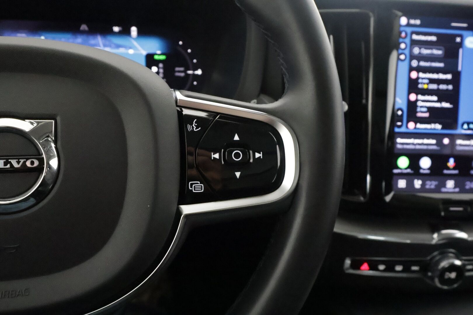 Volvo XC60 2023 T6 AWD Long Range Plus Dark aut - | ACC | Webasto | Panorama | Sporttinahat muistilla | P.kamera | Full-LED Active | Pilot Assist | Keyless | 1-om suomiauto | Merkkihuollot |