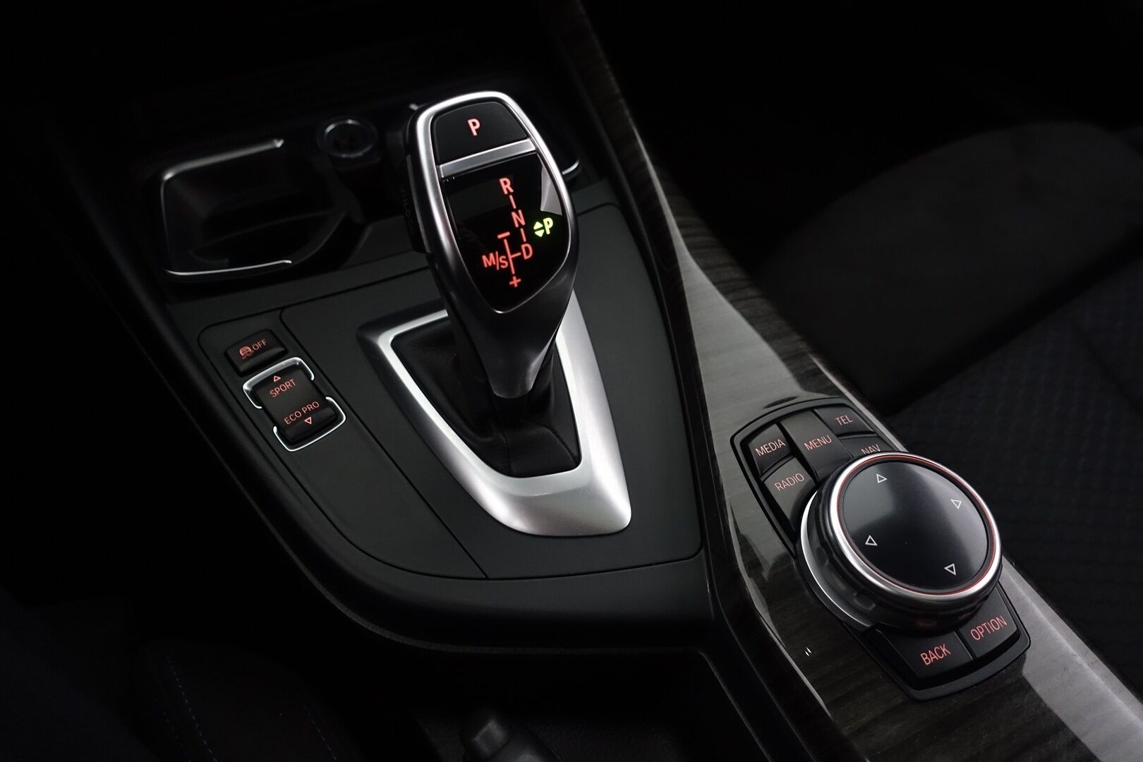 BMW M135I 2014 F21 Hatchback M135i A xDrive - | 110tkm-Moottori! | Kattoluukku | HiFi | Remus - Putkenpäät | Driving Assistant | Prof. navi | Adapt. Xenon | Alcantara-Sporttipenkit | Kaistavahti | Tutkat | 2X Renkaat & Aluvanteet |