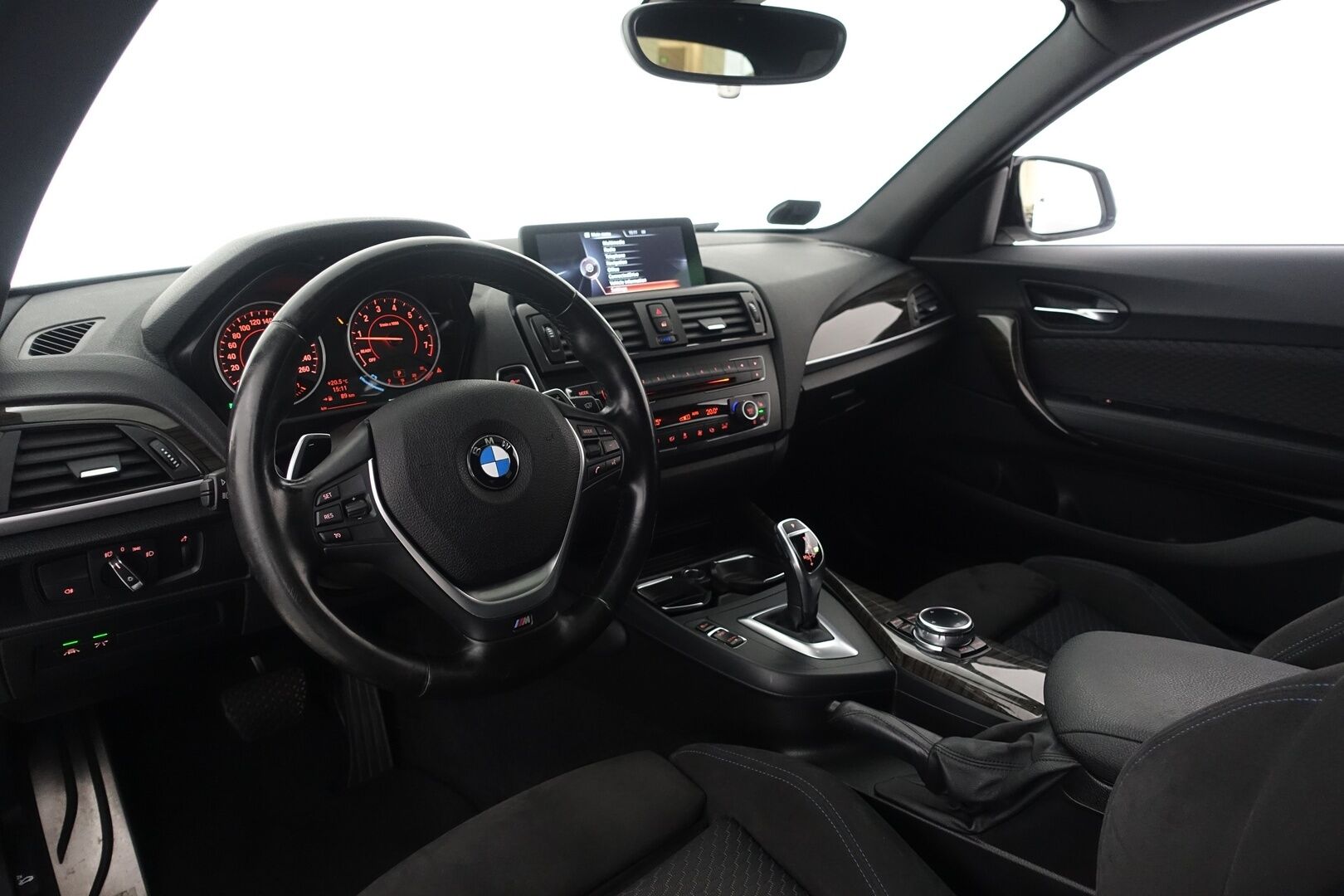 BMW M135I 2014 F21 Hatchback M135i A xDrive - | 110tkm-Moottori! | Kattoluukku | HiFi | Remus - Putkenpäät | Driving Assistant | Prof. navi | Adapt. Xenon | Alcantara-Sporttipenkit | Kaistavahti | Tutkat | 2X Renkaat & Aluvanteet |