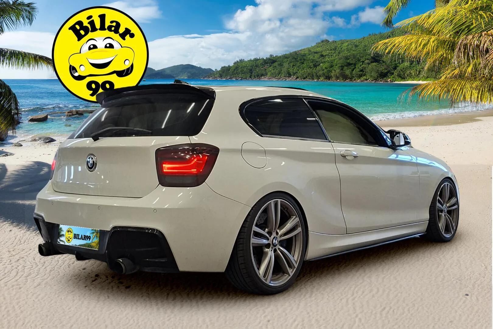 BMW 135 2014 F21 Hatchback M135i A xDrive - | 110tkm ajettu moottori | M - Sport ulko ja sisäpaketti | Kahdet renkaat alumiinivanteilla | Kattoluukku | Remus - Putkenpäät | Downpipe |