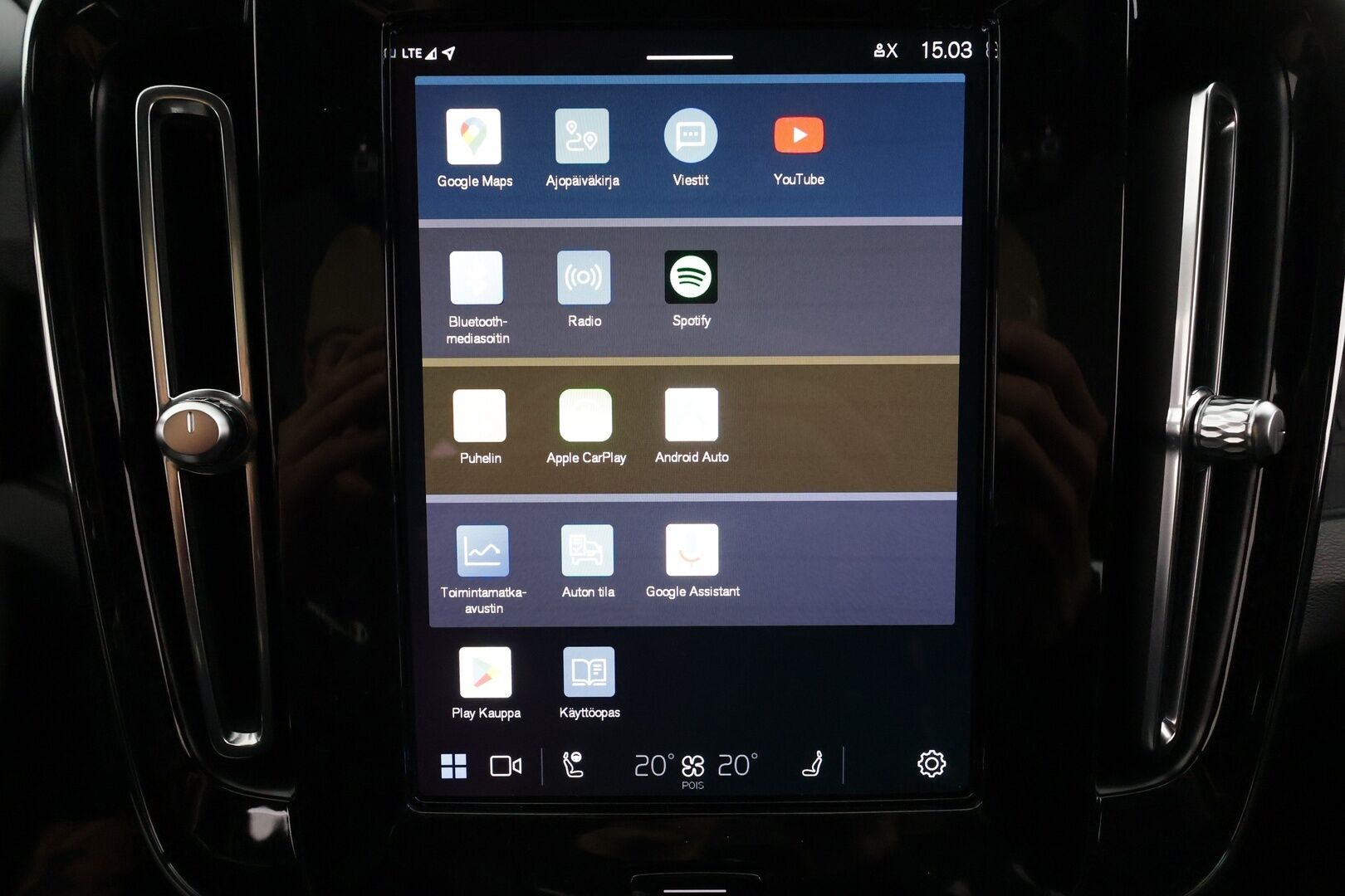 Volvo C40 2023 Recharge Single Plus * ACC / ILP / P.kamera / BLIS / Facelift / LED / Navi / Lasikatto / Muistipenkki * - 1.Om Suomi-auto / Kahdet renkaat aluvanteilla / Merkkihuollettu