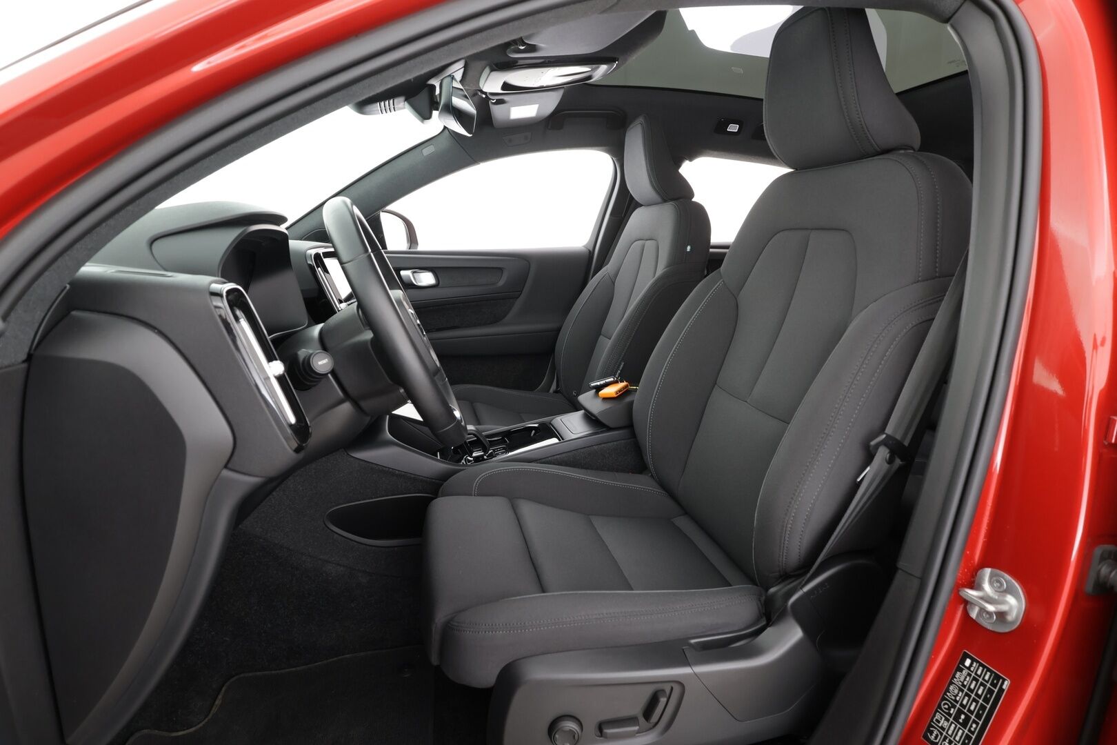 Volvo C40 2023 Recharge Single Plus * ACC / ILP / P.kamera / BLIS / Facelift / LED / Navi / Lasikatto / Muistipenkki * - 1.Om Suomi-auto / Kahdet renkaat aluvanteilla / Merkkihuollettu