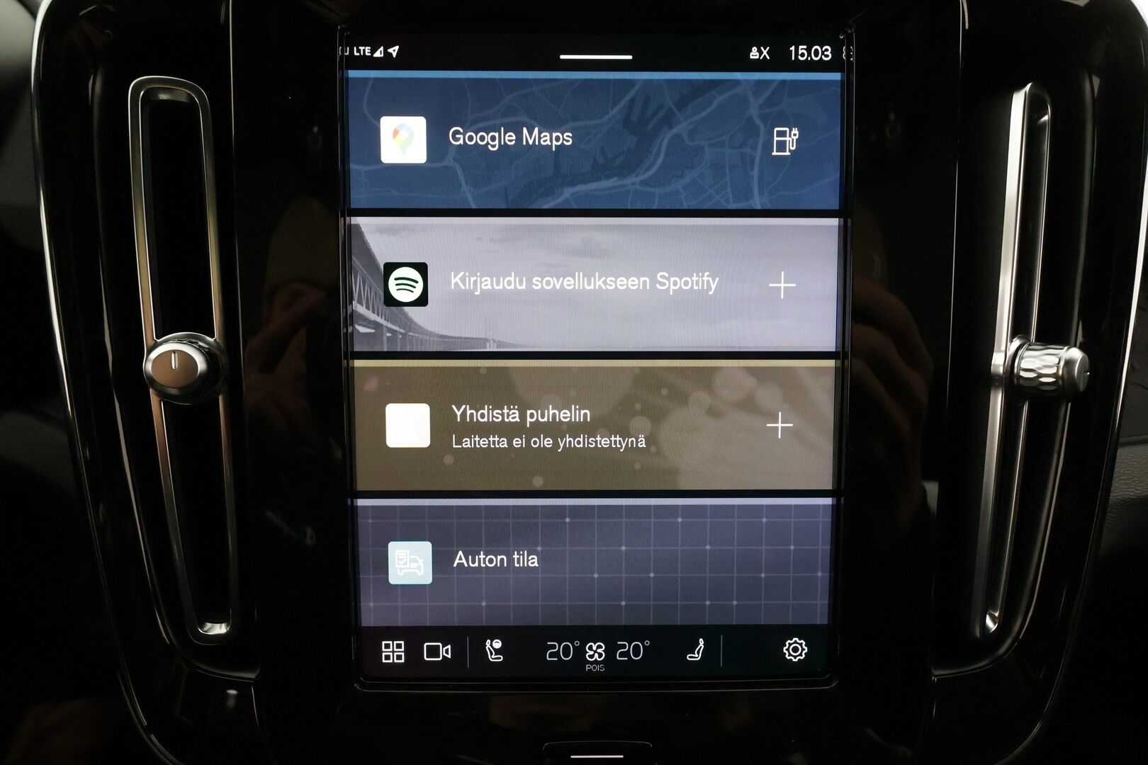 Volvo C40 2023 Recharge Single Plus * ACC / ILP / P.kamera / BLIS / Facelift / LED / Navi / Lasikatto / Muistipenkki * - 1.Om Suomi-auto / Kahdet renkaat aluvanteilla / Merkkihuollettu