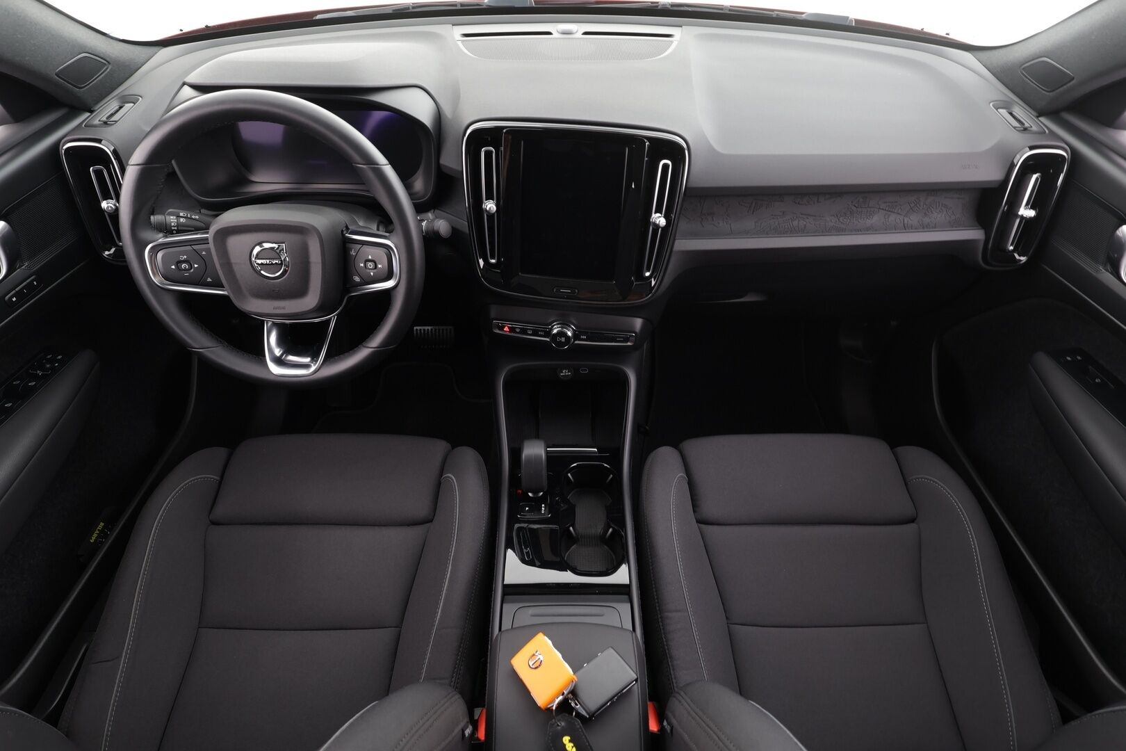 Volvo C40 2023 Recharge Single Plus * ACC / ILP / P.kamera / BLIS / Facelift / LED / Navi / Lasikatto / Muistipenkki * - 1.Om Suomi-auto / Kahdet renkaat aluvanteilla / Merkkihuollettu