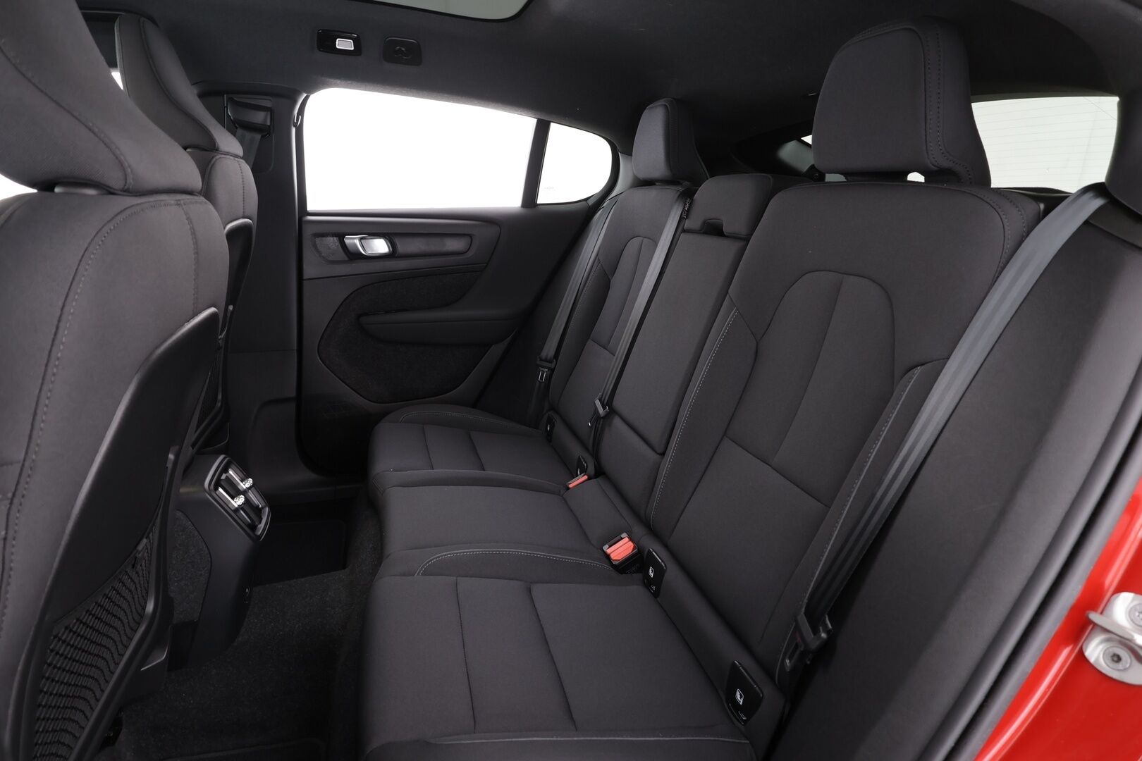 Volvo C40 2023 Recharge Single Plus * ACC / ILP / P.kamera / BLIS / Facelift / LED / Navi / Lasikatto / Muistipenkki * - 1.Om Suomi-auto / Kahdet renkaat aluvanteilla / Merkkihuollettu