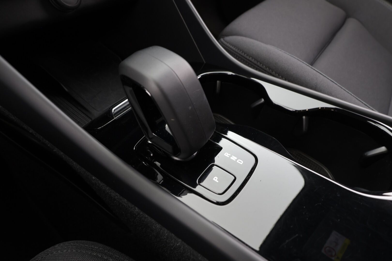 Volvo C40 2023 Recharge Single Plus * ACC / ILP / P.kamera / BLIS / Facelift / LED / Navi / Lasikatto / Muistipenkki * - 1.Om Suomi-auto / Kahdet renkaat aluvanteilla / Merkkihuollettu