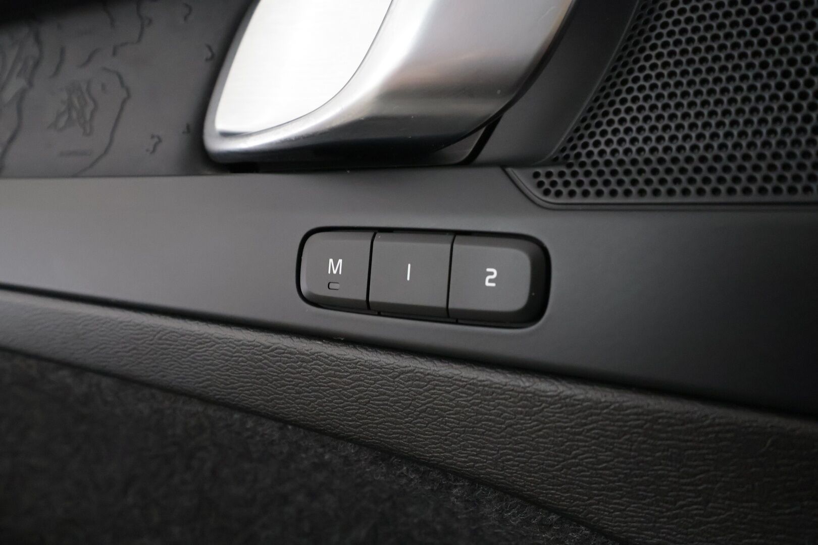 Volvo C40 2023 Recharge Single Plus * ACC / ILP / P.kamera / BLIS / Facelift / LED / Navi / Lasikatto / Muistipenkki * - 1.Om Suomi-auto / Kahdet renkaat aluvanteilla / Merkkihuollettu