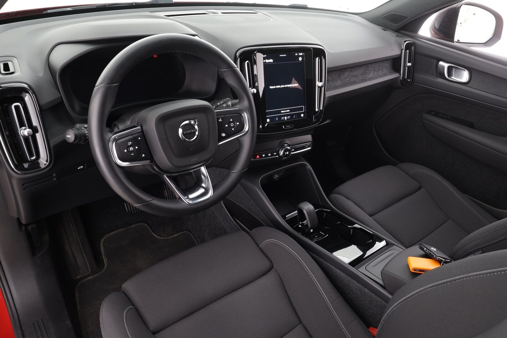 Volvo C40 2023 Recharge Single Plus * ACC / ILP / P.kamera / BLIS / Facelift / LED / Navi / Lasikatto / Muistipenkki * - 1.Om Suomi-auto / Kahdet renkaat aluvanteilla / Merkkihuollettu