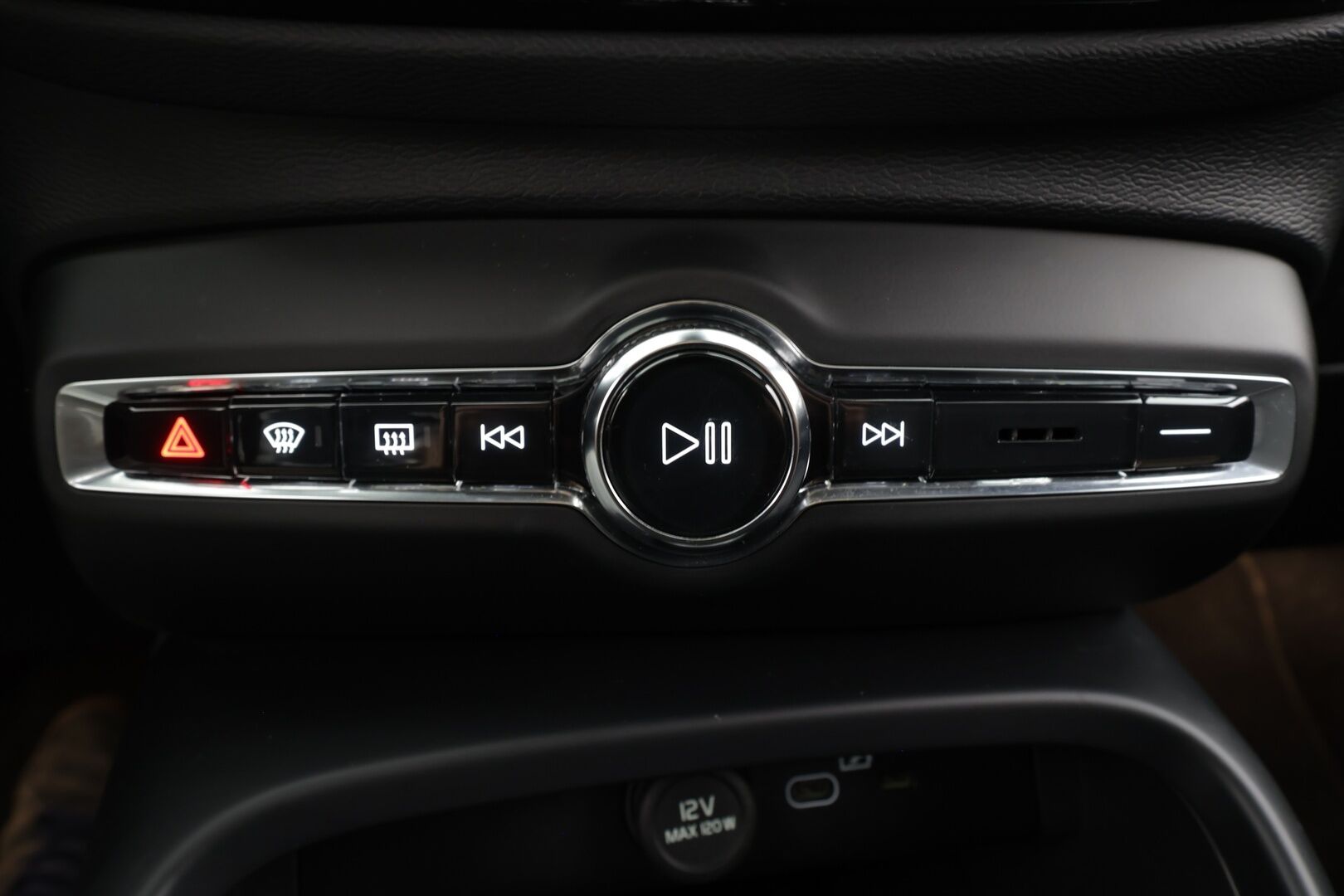 Volvo C40 2023 Recharge Single Plus * ACC / ILP / P.kamera / BLIS / Facelift / LED / Navi / Lasikatto / Muistipenkki * - 1.Om Suomi-auto / Kahdet renkaat aluvanteilla / Merkkihuollettu