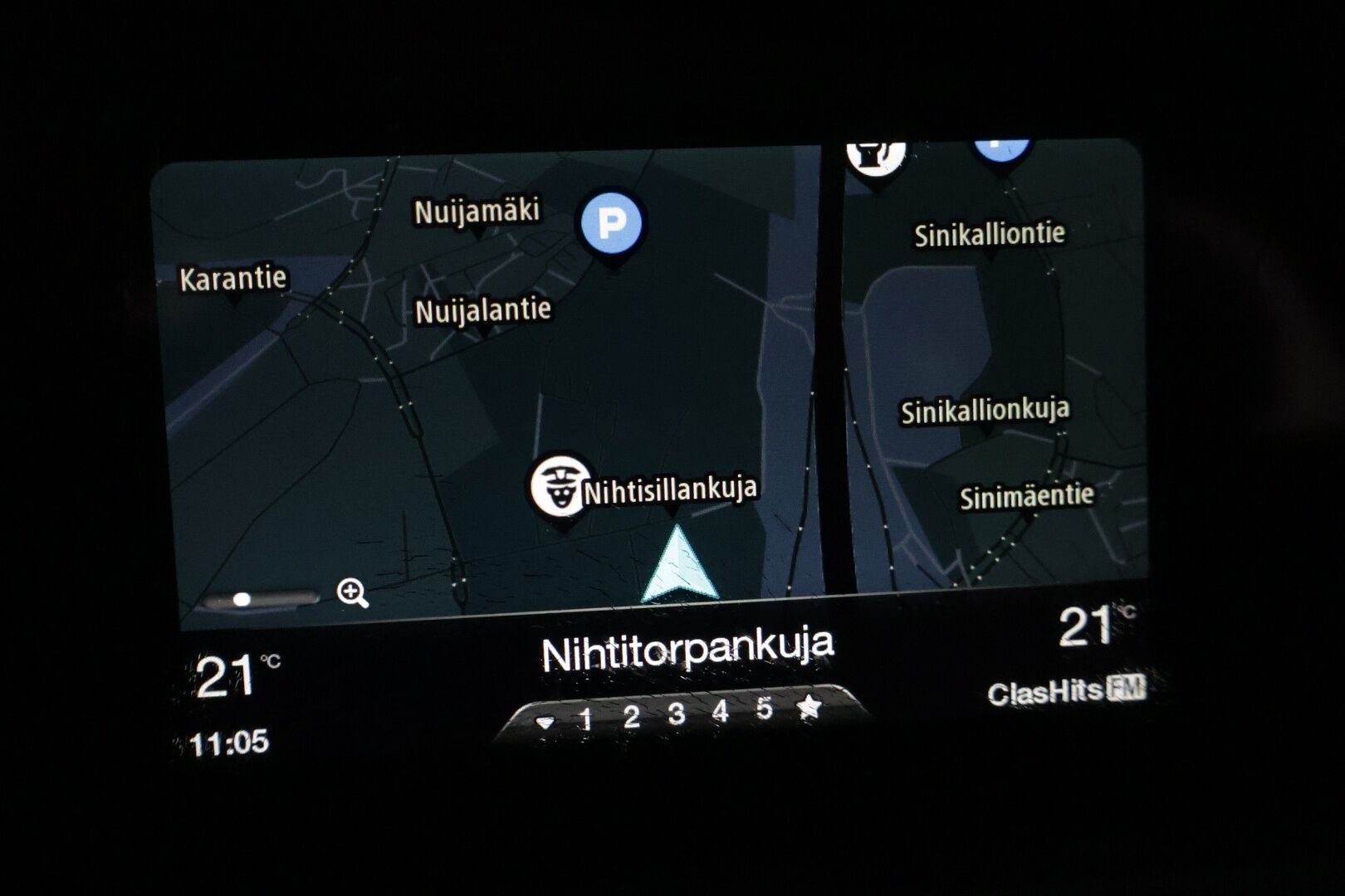 Alfa Romeo Giulia 2017 2,0 Bensiini 280hp AT8 AWD Veloce - 2,0 Bensiini 280hp AT8 AWD Veloce | Panorama | Vakkari | P.Kamera | Muistipenkki | Sporttipenkit | Keyless 