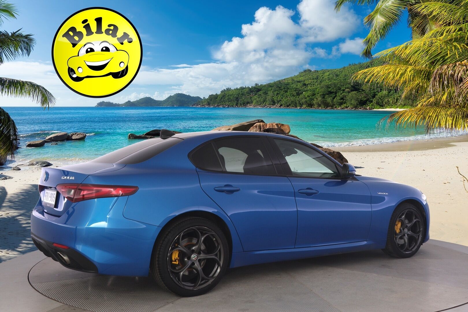 Alfa Romeo Giulia 2017 2,0 Bensiini 280hp AT8 AWD Veloce - 2,0 Bensiini 280hp AT8 AWD Veloce | Panorama | Vakkari | P.Kamera | Muistipenkki | Sporttipenkit | Keyless 