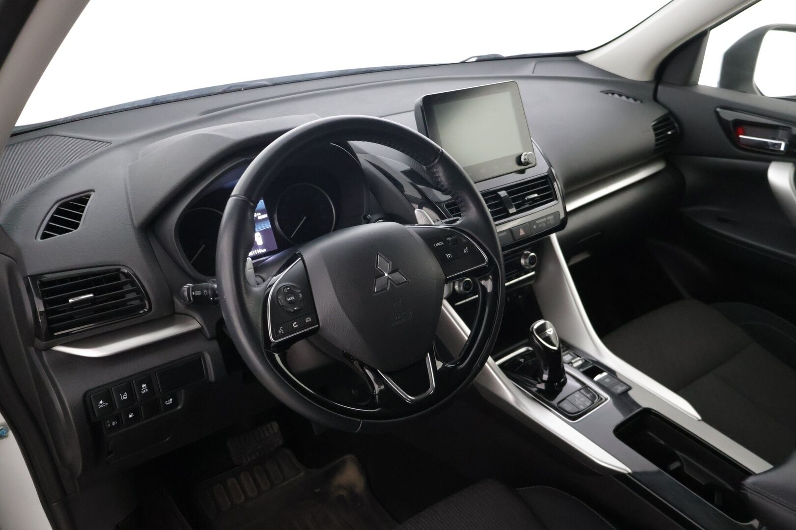 Mitsubishi Eclipse Cross 2021 2.4 PHEV Inform 4WD * P-kamera / KeylessGo / LED / Apple&Android Carplay * - *Kahdet siisti vanteet / Juuri huollettu *