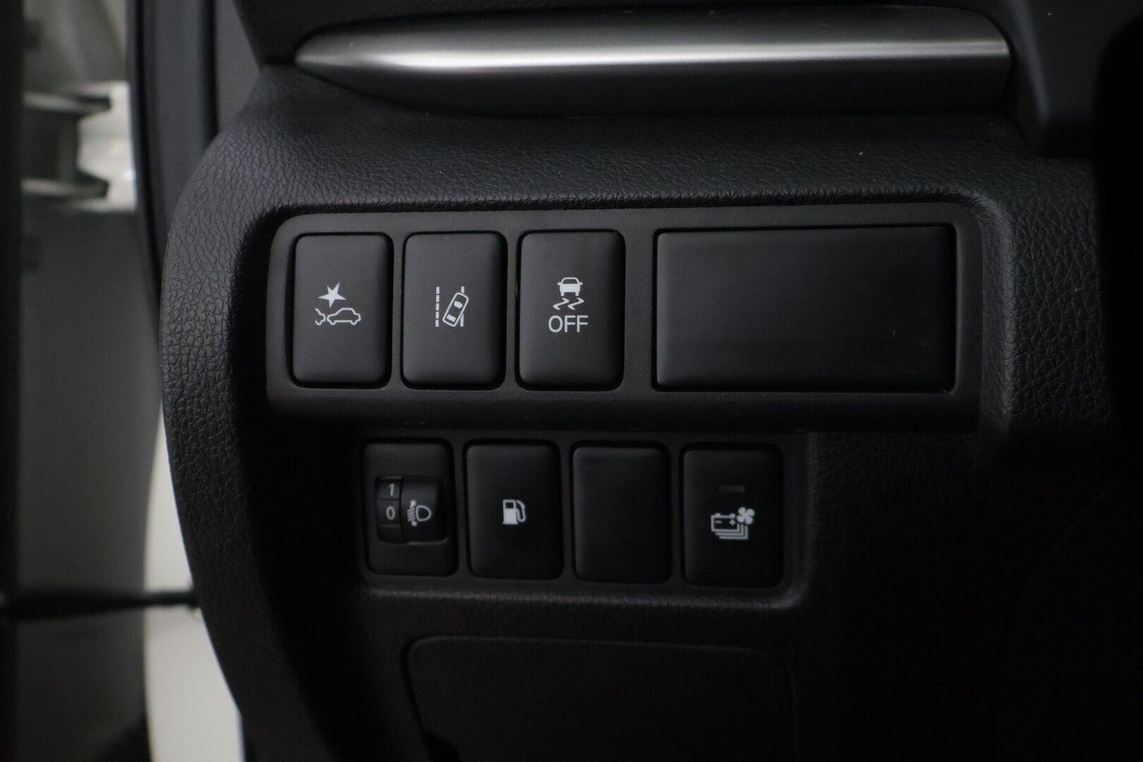 Mitsubishi Eclipse Cross 2021 2.4 PHEV Inform 4WD * P-kamera / KeylessGo / LED / Apple&Android Carplay * - *Kahdet siisti vanteet / Juuri huollettu *