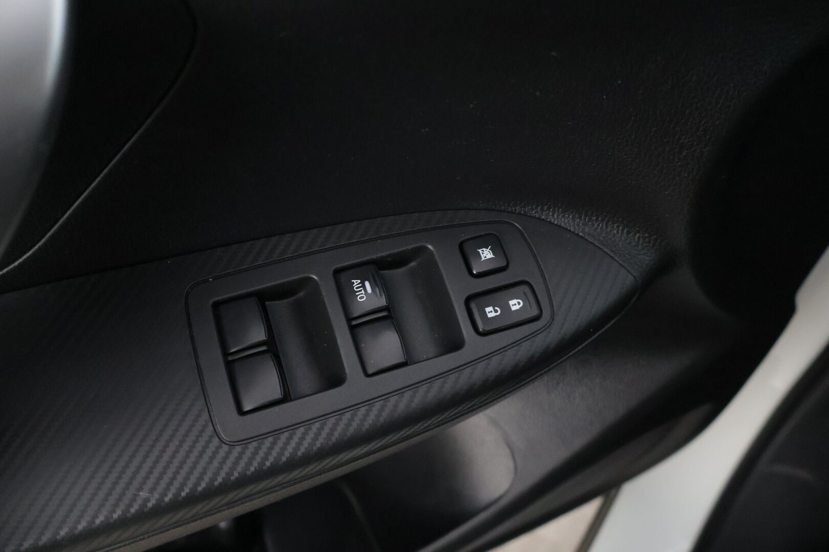 Mitsubishi Eclipse 2021 Mitsubishi Eclipse Cross Farmari * P-kamera / KeylessGo / LED / Apple&Android Carplay * - *Kahdet siisti vanteet / Juuri huollettu *