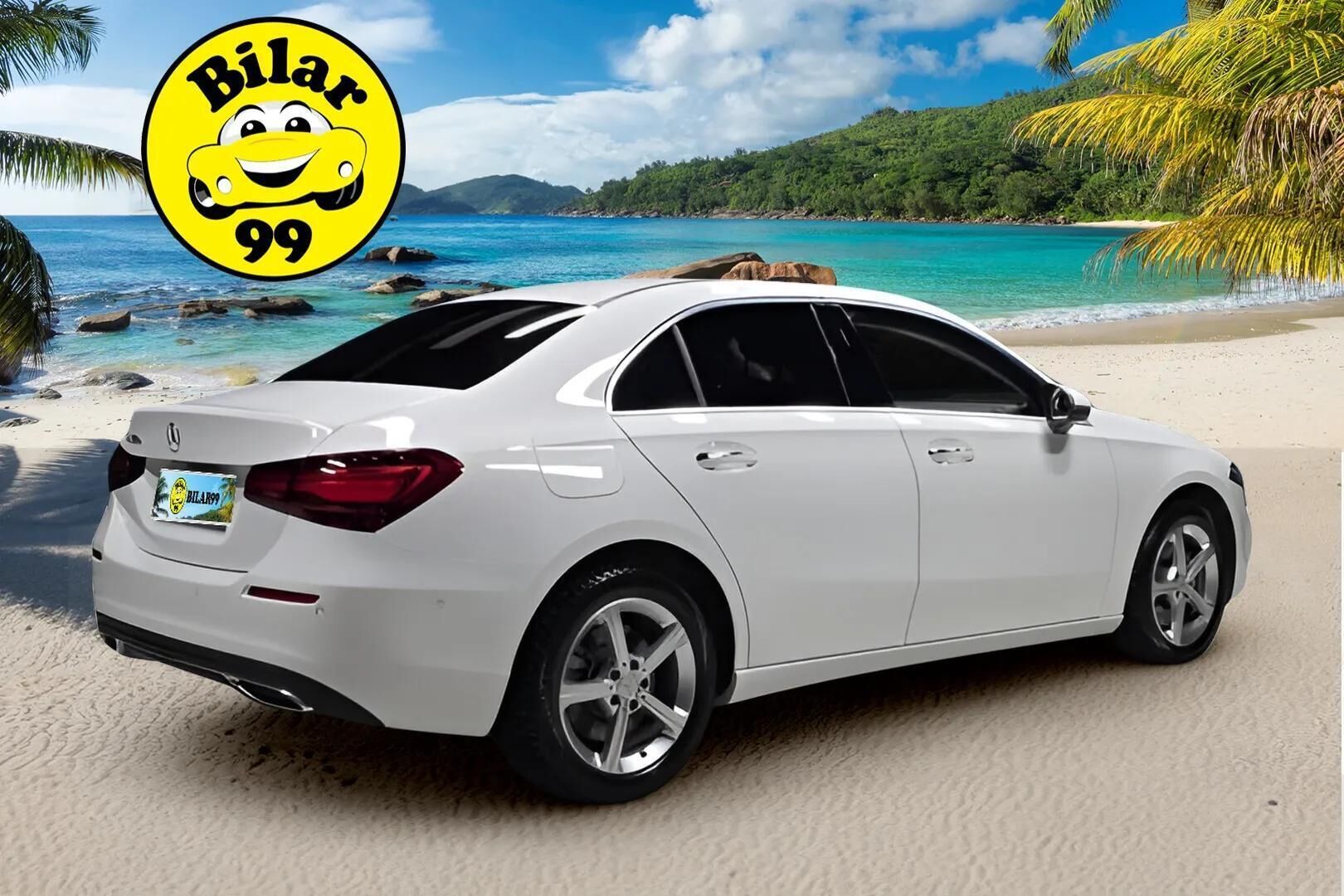 Mercedes-Benz A 2023 250 e A sedan * Distronic / Widescreen / P.Kamera / LED-High Performance / Sportpenkki / Keyless * - Suomi-auto / 2x Latauskaapelit / Kahdet renkaat aluvanteilla