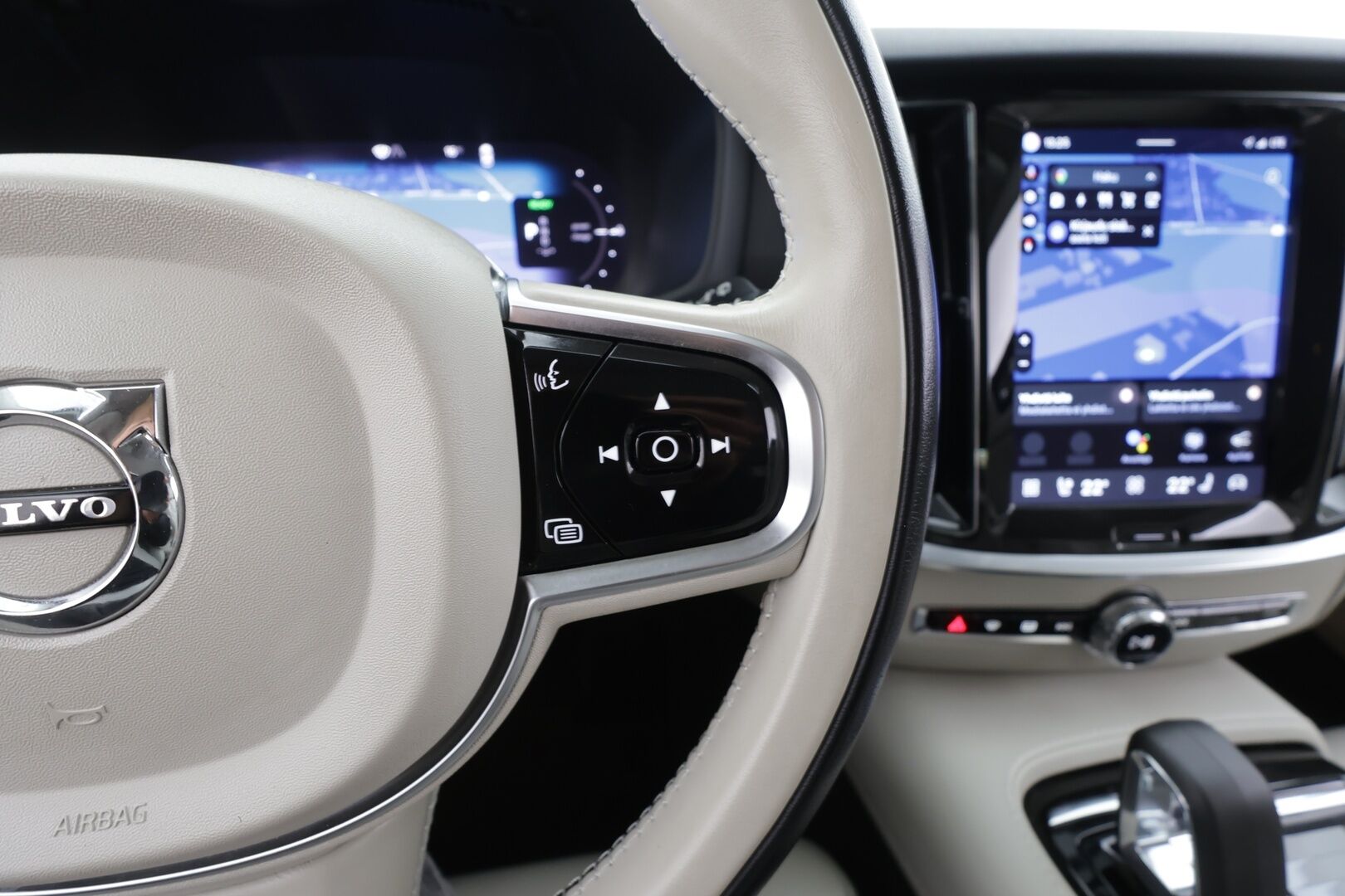 Volvo V60 2023 T6 AWD Long Range Plus Dark aut - | ACC | Muistinahat | 360° | Pilot assist | High performance audio | LED | Lämm. tuulilasi | 1-om suomiauto | ALV | 