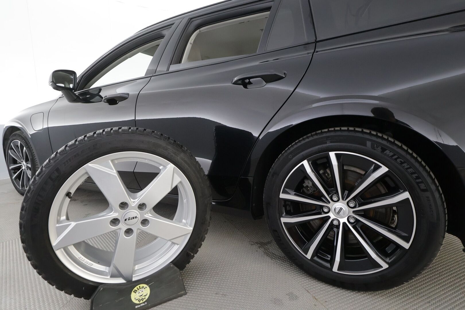 Volvo V60 2023 T6 AWD Long Range Plus Dark aut - | ACC | Muistinahat | 360° | Pilot assist | High performance audio | LED | Lämm. tuulilasi | 1-om suomiauto | ALV | 