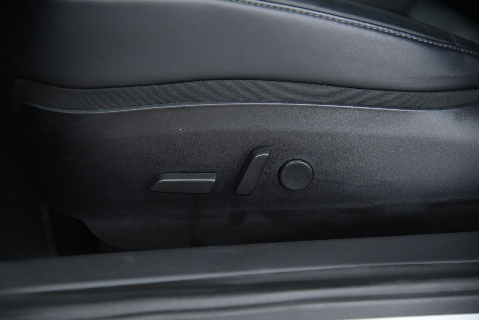TESLA MODEL 3 2020 Long-Range Dual Motor AWD / Premium audio / Autopilot / 2x Aero vanteet