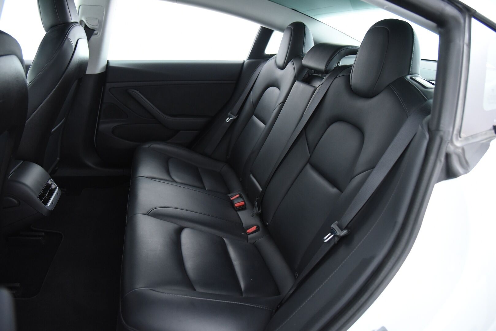 TESLA MODEL 3 2020 Long-Range Dual Motor AWD / Premium audio / Autopilot / 2x Aero vanteet