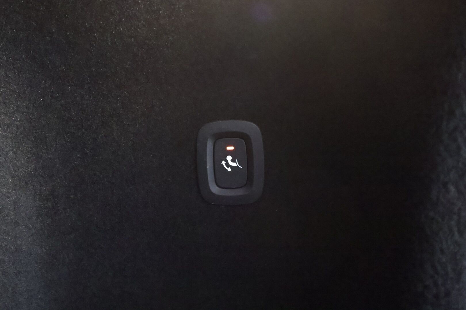 Volvo V60 2020 T6 TwE AWD Momentum aut * Webasto / Koukku / ACC / Full-LED / P.Kamera / Navi / Kaistavahti * - Kahdet renkaat aluvanteilla