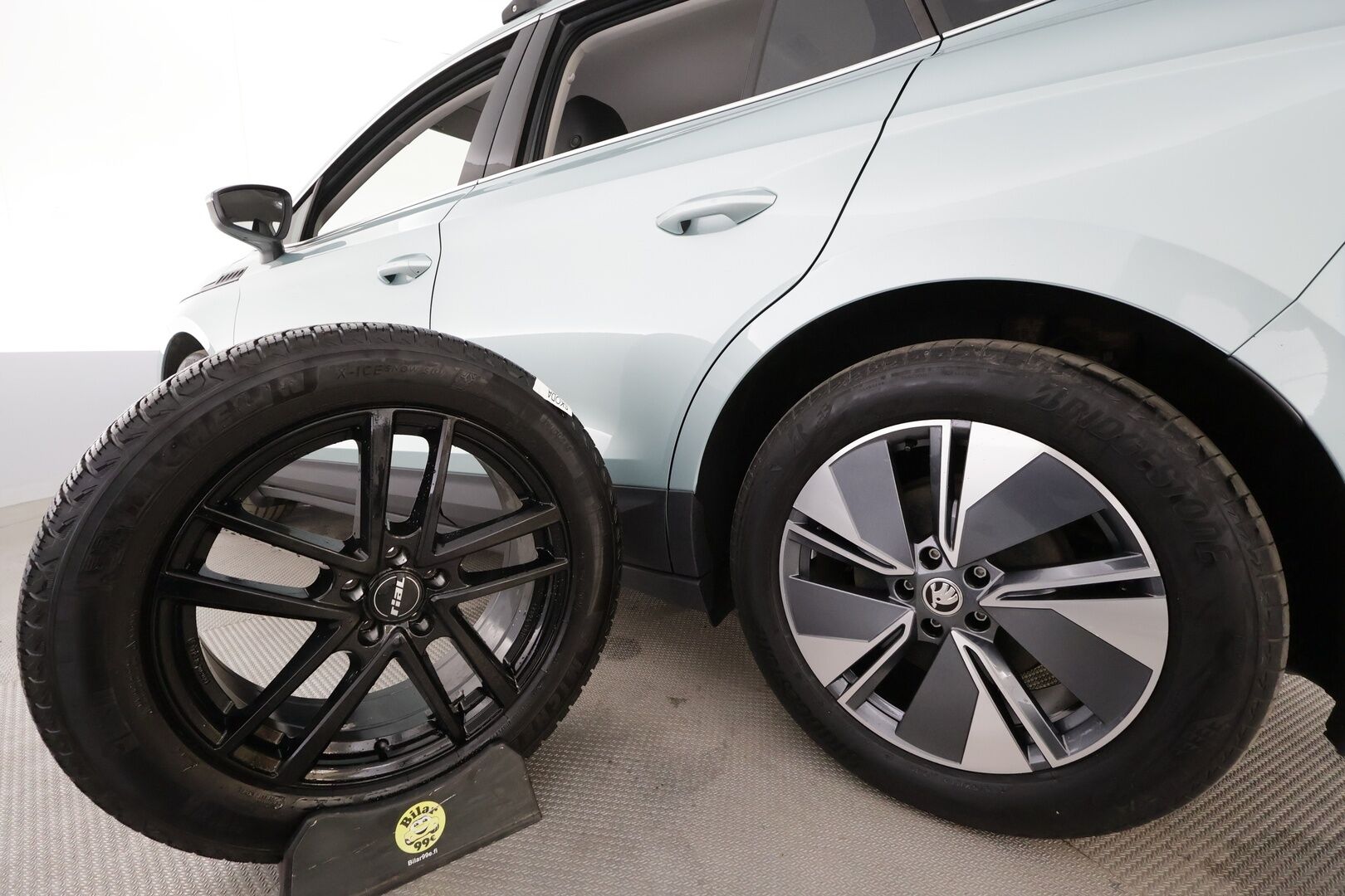 Skoda Enyaq 2023 80x 4x4 iV * ACC / ILP / Matrix LED / P.Kamera / Puolinahat / Ratinlämmitin / Navi / Keyless / Sähköluukku * - 1.Om Suomi-auto / Kahdet renkaat aluvanteilla / Merkkihuollettu - HULLUT AVAJAISHULINAT KORKOTARJOUS 3,29 %