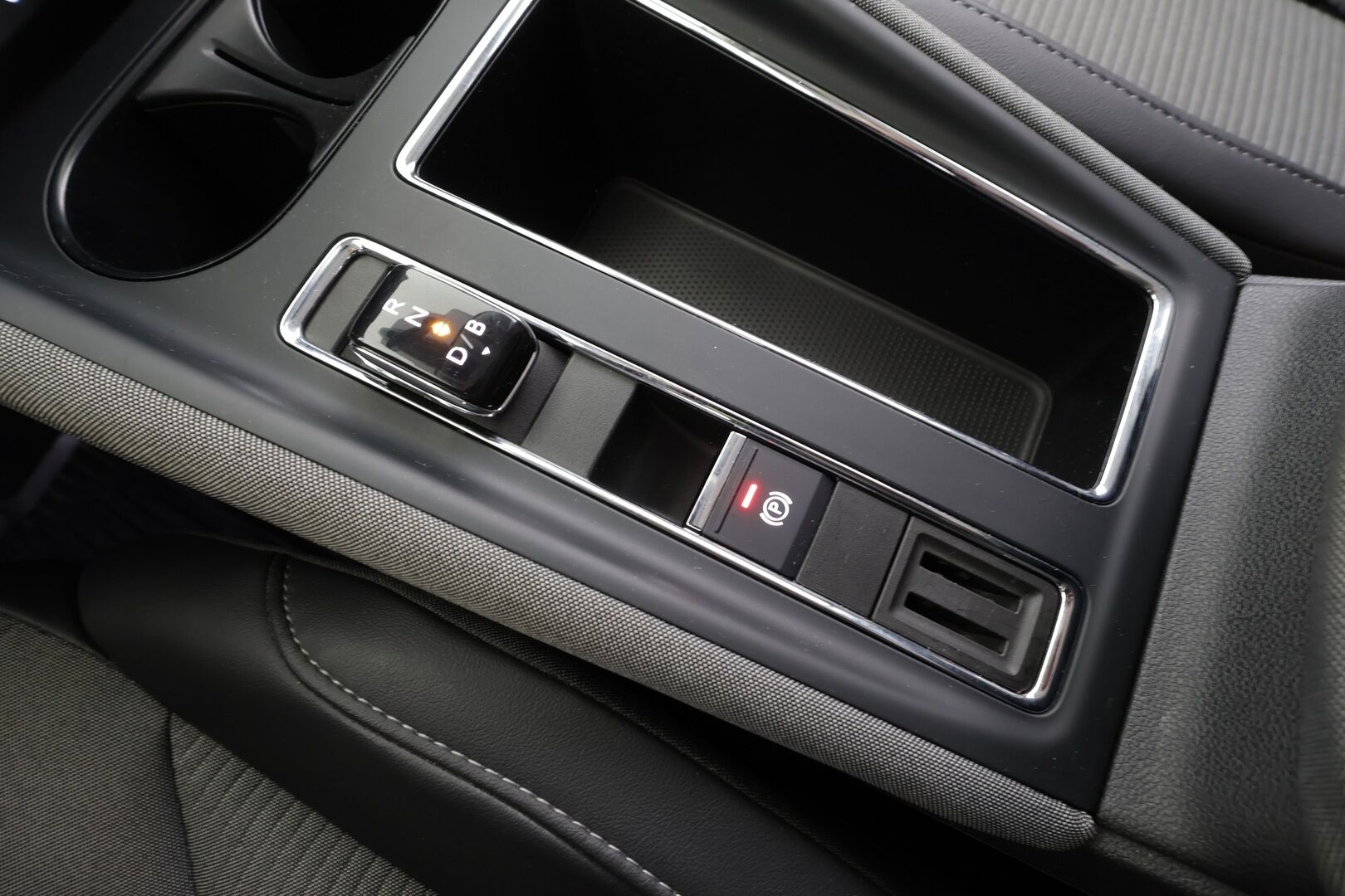 Skoda Enyaq 2023 80x 4x4 iV * ACC / ILP / Matrix LED / P.Kamera / Puolinahat / Ratinlämmitin / Navi / Keyless / Sähköluukku * - 1.Om Suomi-auto / Kahdet renkaat aluvanteilla / Merkkihuollettu - HULLUT AVAJAISHULINAT KORKOTARJOUS 3,29 %