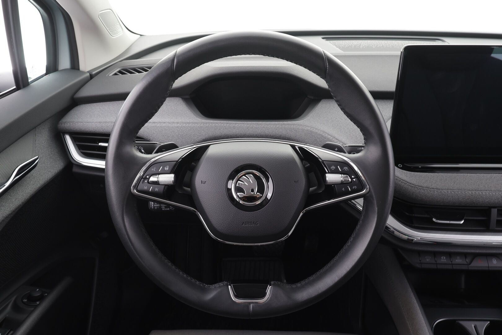 Skoda Enyaq 2023 80x 4x4 iV * ACC / ILP / Matrix LED / P.Kamera / Puolinahat / Ratinlämmitin / Navi / Keyless / Sähköluukku * - 1.Om Suomi-auto / Kahdet renkaat aluvanteilla / Merkkihuollettu - HULLUT AVAJAISHULINAT KORKOTARJOUS 3,29 %