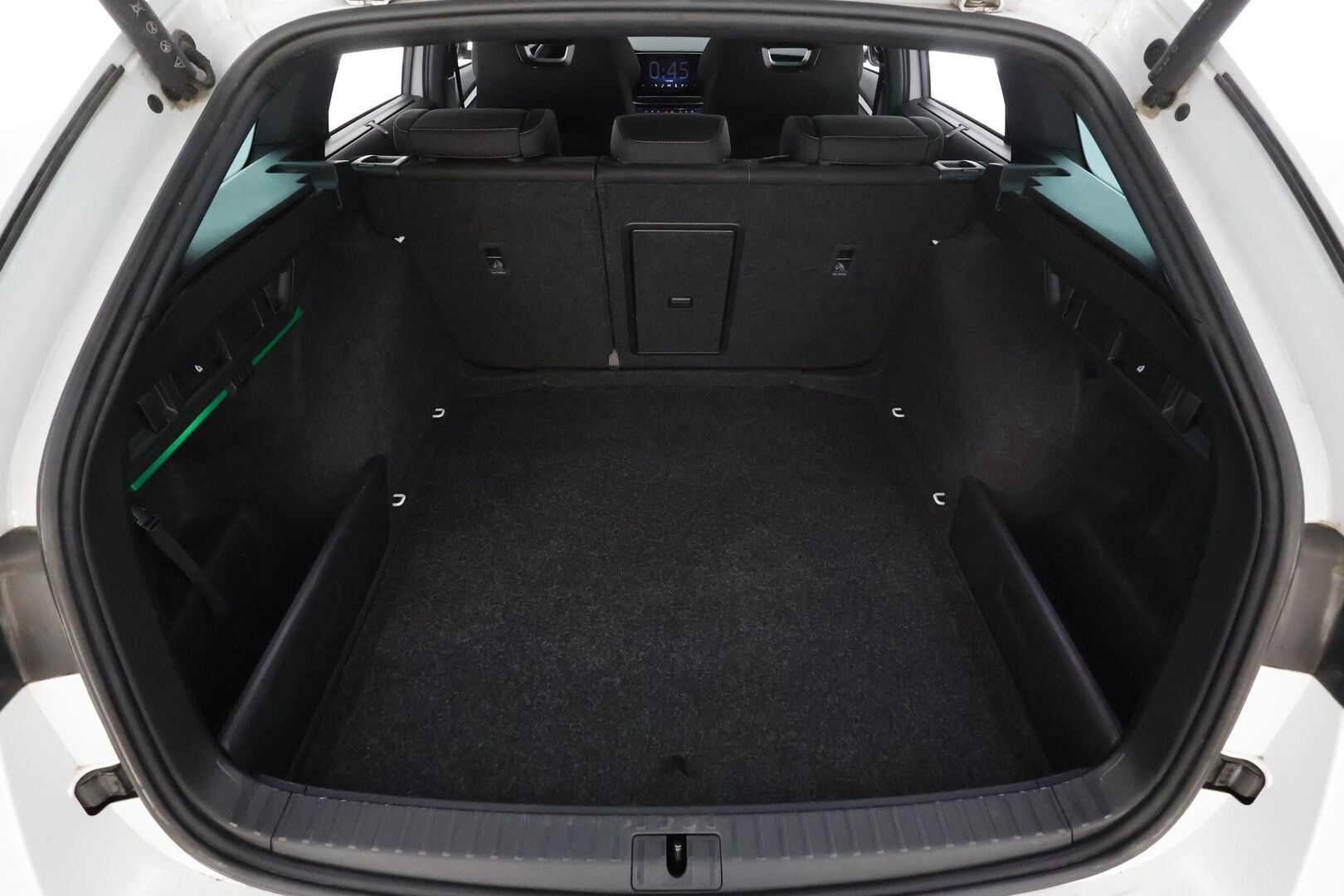 Skoda Octavia 2023 Combi 2.0 TDI 150 SportLine Nordic Edition DSG Autom. * Webasto / HUD / Matrix LED / Koukku / ACC / P.kamera / Keyless * - 1.Om Suomi-auto / Kahdet Renkaat