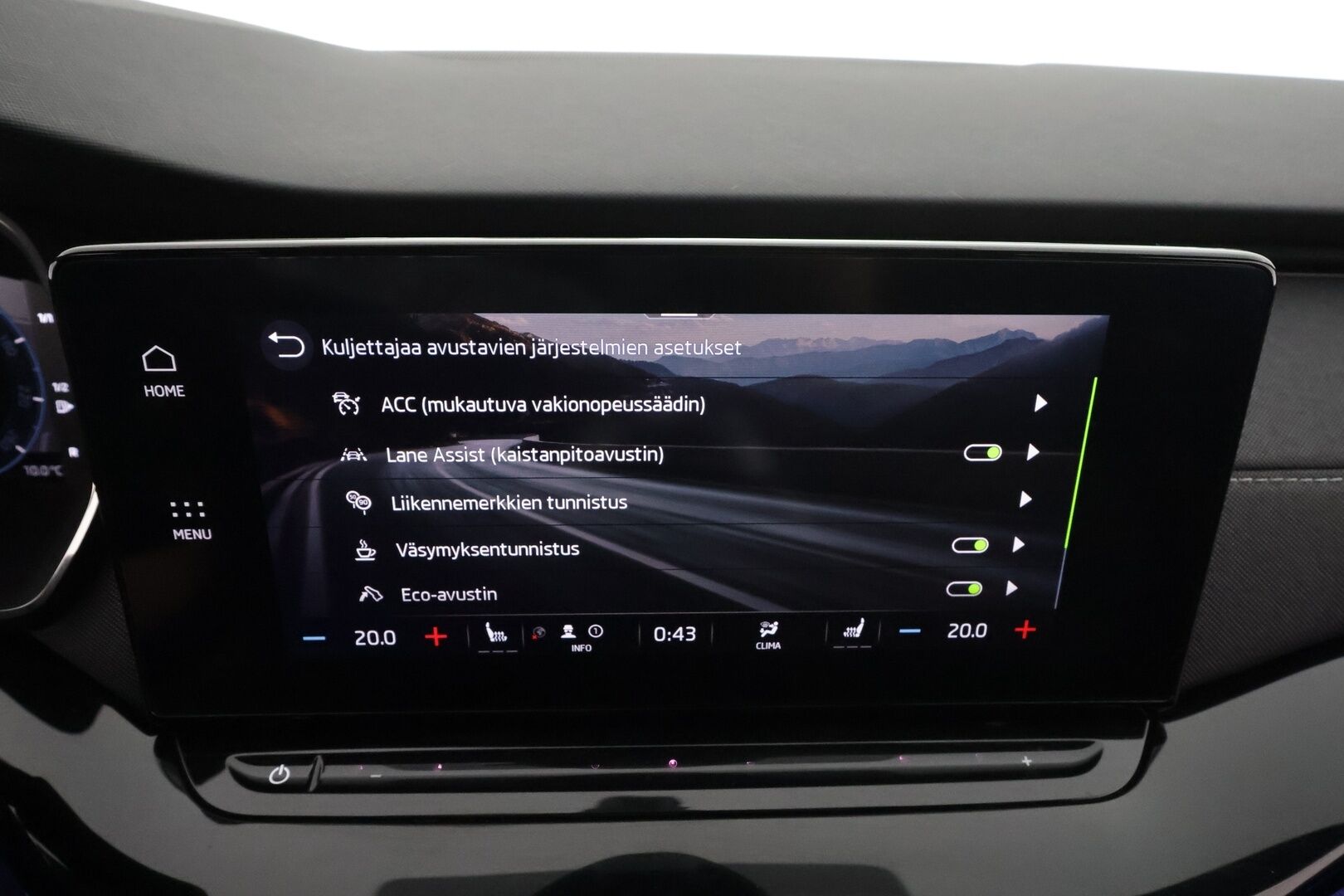 Skoda Octavia 2023 Combi 2.0 TDI 150 SportLine Nordic Edition DSG Autom. * Webasto / HUD / Matrix LED / Koukku / ACC / P.kamera / Keyless * - 1.Om Suomi-auto / Kahdet Renkaat