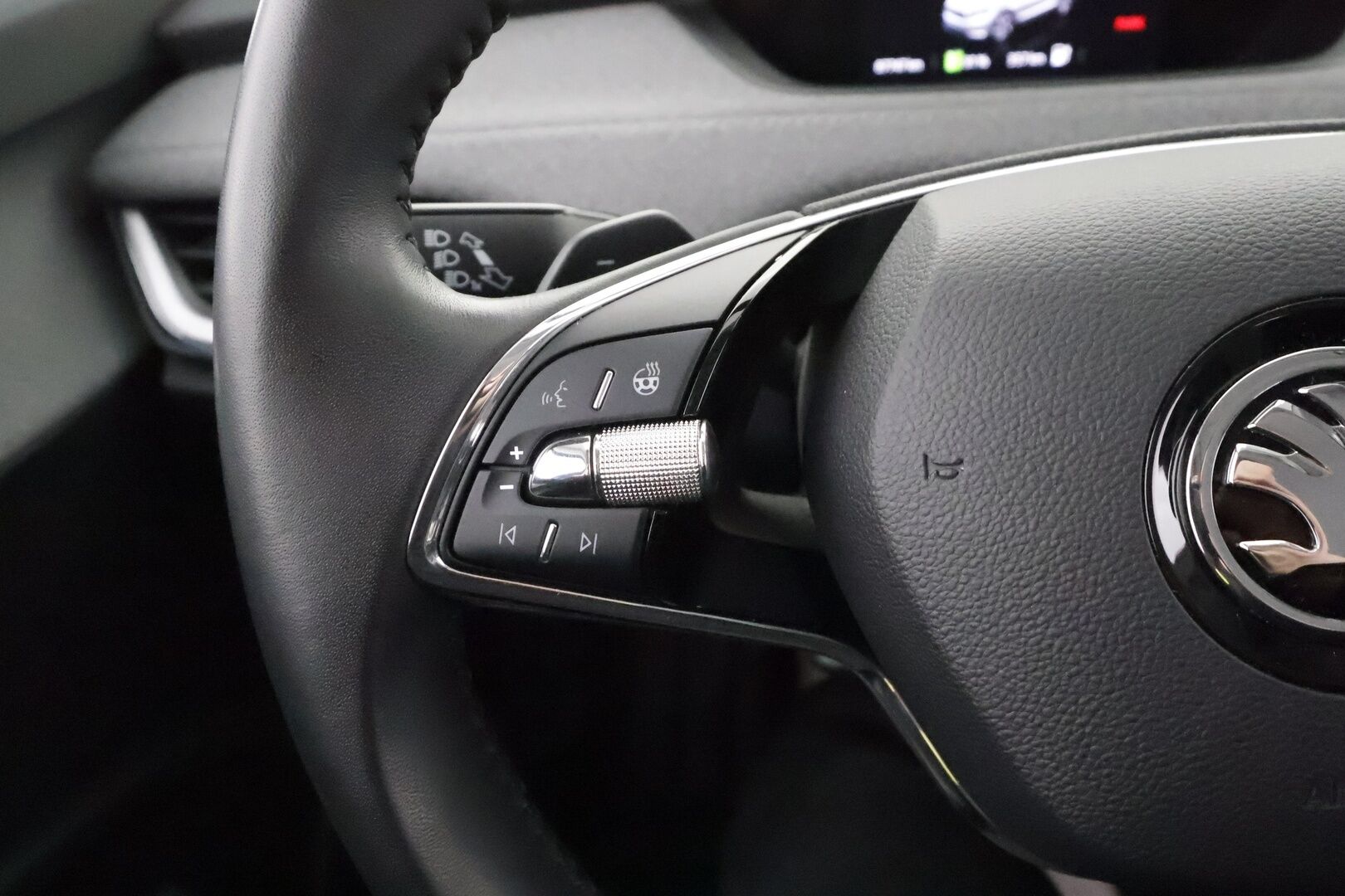 Skoda Enyaq 2023 80x 4x4 iV * ACC / ILP / Koukku / P.kamera / Matrix / Navi / Kaistavahti / Muistipenkki / Keyless * - 1-om Suomi-auto / Kahdet renkaat aluvanteilla / Merkkihuollot - HULLUT AVAJAISHULINAT KORKOTARJOUS 3,29 %