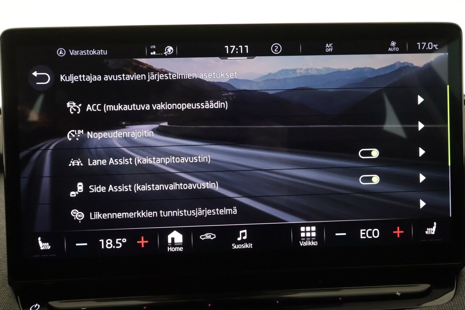 Skoda Enyaq 2023 80x 4x4 iV * ACC / ILP / Koukku / P.kamera / Matrix / Navi / Kaistavahti / Muistipenkki / Keyless * - 1-om Suomi-auto / Kahdet renkaat aluvanteilla / Merkkihuollot - HULLUT AVAJAISHULINAT KORKOTARJOUS 3,29 %