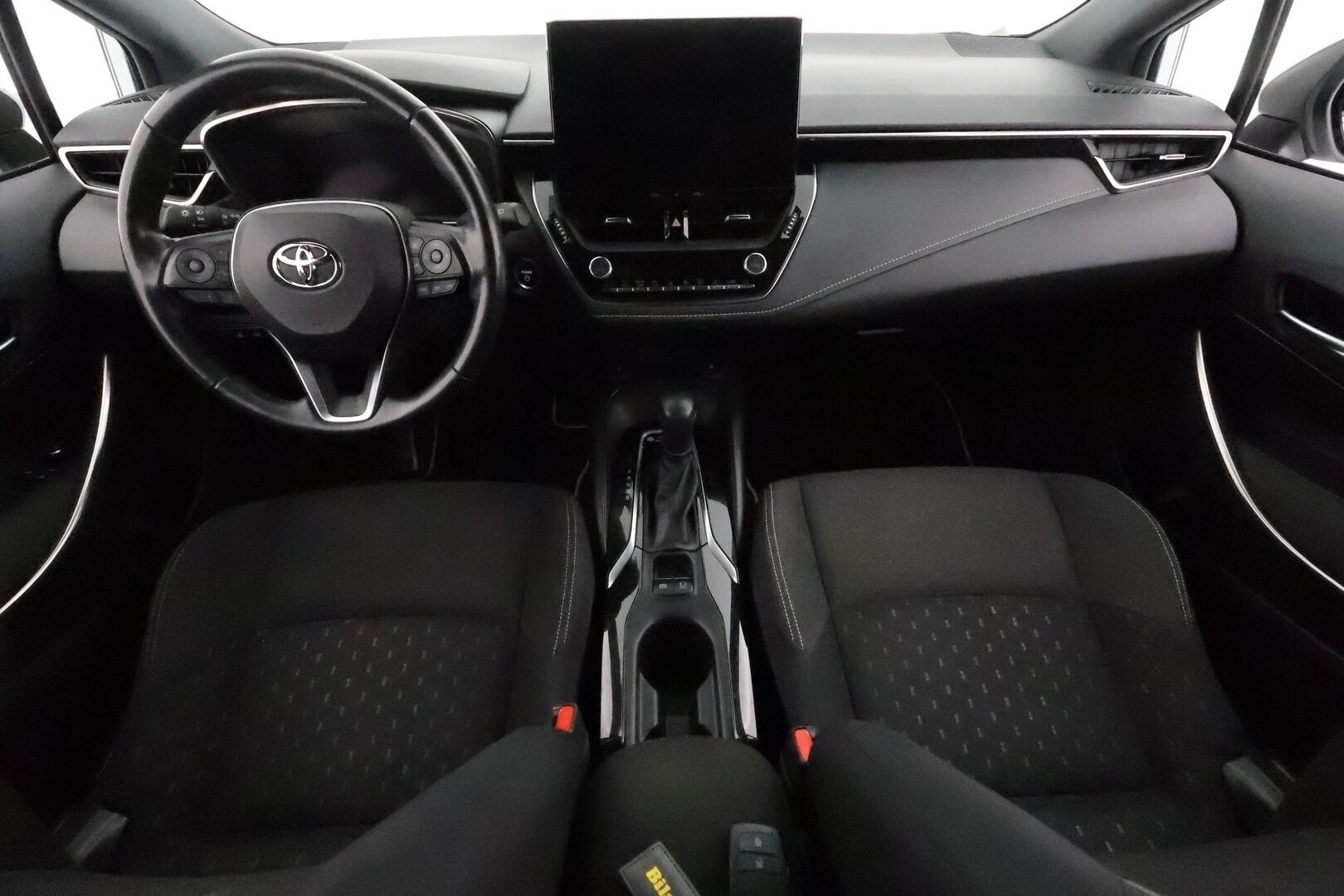 Toyota Corolla 2023 Touring Sports 1,8 Hybrid Active **Facelift / Adapt.vakkari / P.kamera / Ratinlämmitin / Apple&Android** - Viimeisin huolto 04/2025 / Merkkihuoltohistoria / Suomi-auto / Uudella keskinäytöllä 