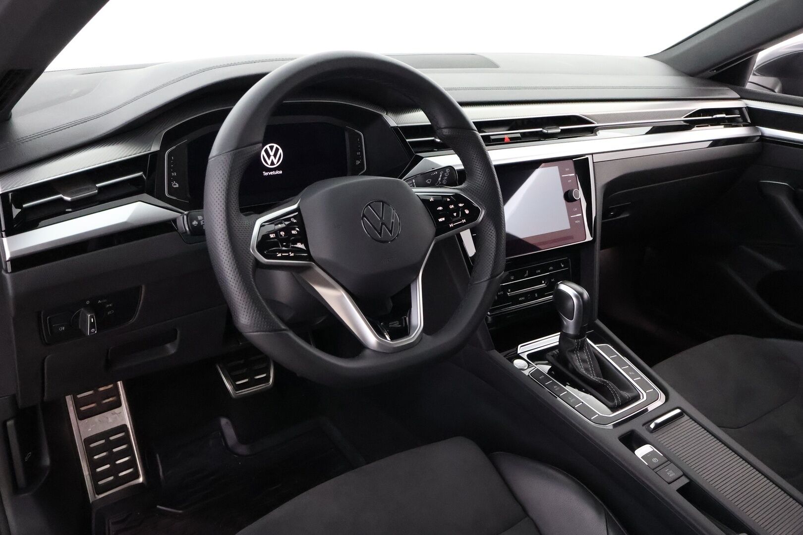 Volkswagen Arteon 2022 Shooting Brake R-Line eHybrid 160 kW DSG-automaatti - Adapt.Vakkari / Lisälämmitin / Digimittaristo / Vetokoukku / Nahka-Alcantara / Adapt.LED / Peruutuskamera / Supervarusteet!