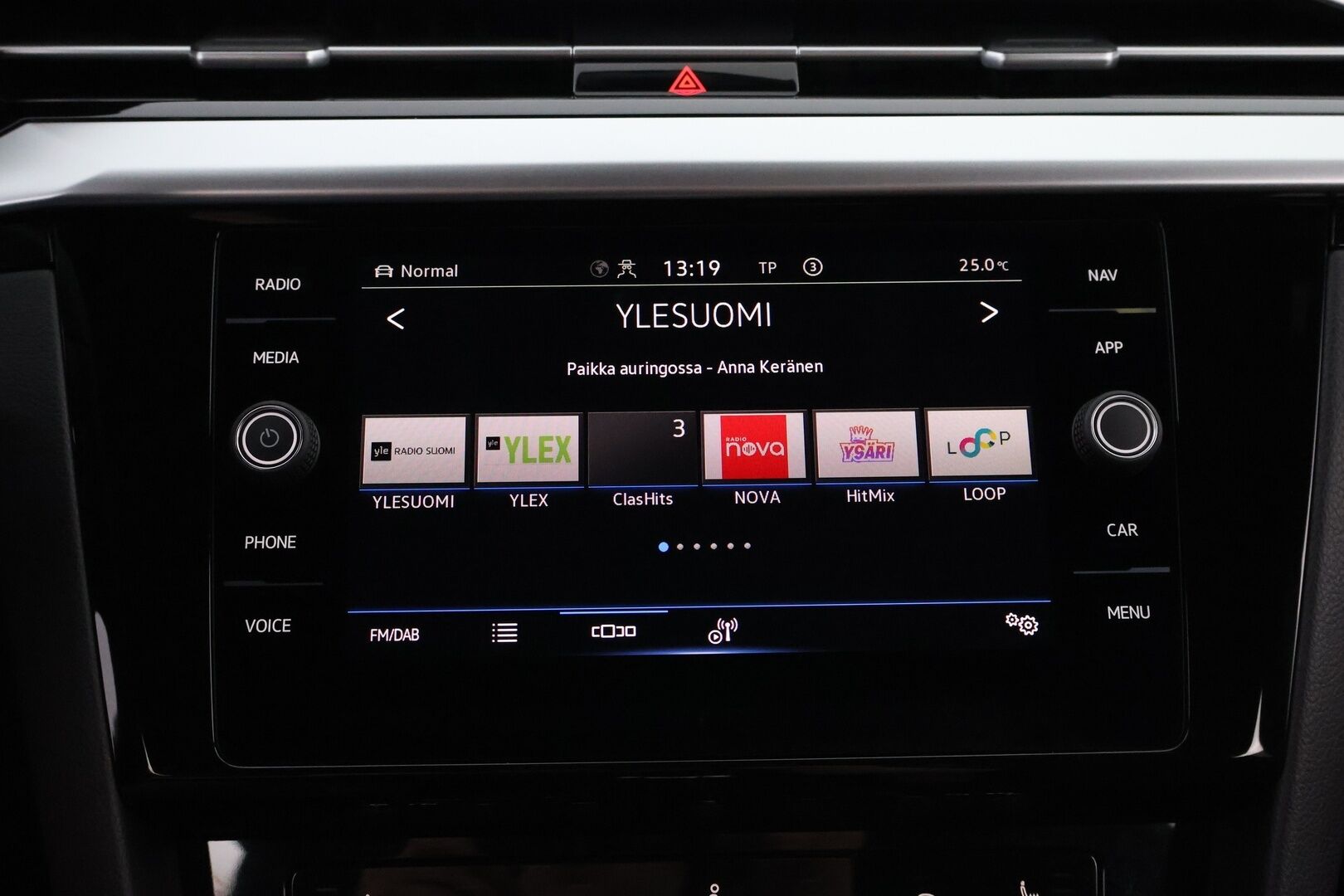 Volkswagen Arteon 2022 Shooting Brake R-Line eHybrid 160 kW DSG-automaatti - Adapt.Vakkari / Lisälämmitin / Digimittaristo / Vetokoukku / Nahka-Alcantara / Adapt.LED / Peruutuskamera / Supervarusteet!