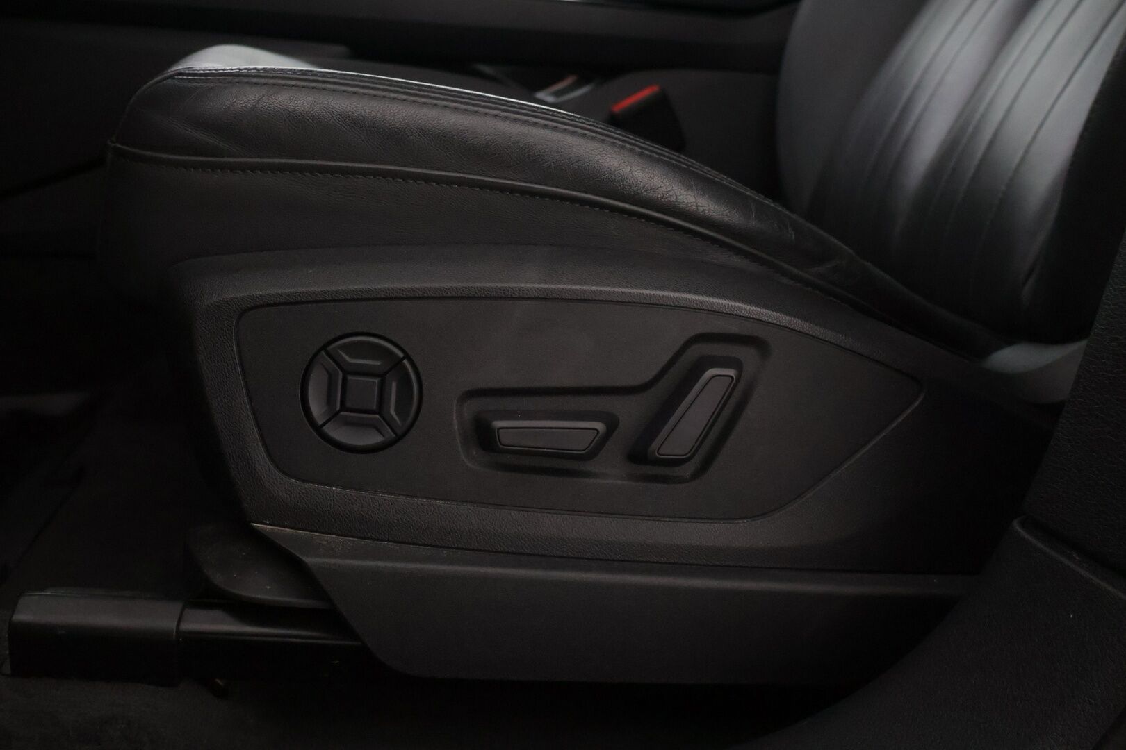 Audi e-tron 2020 E-TRON 50 quattro *ACC / Muistipenkki / P. Kamera / Nahkasisusta / Ilma-alusta* - Juuri saapunut! / Kahdet renkaat alumiinivanteilla!