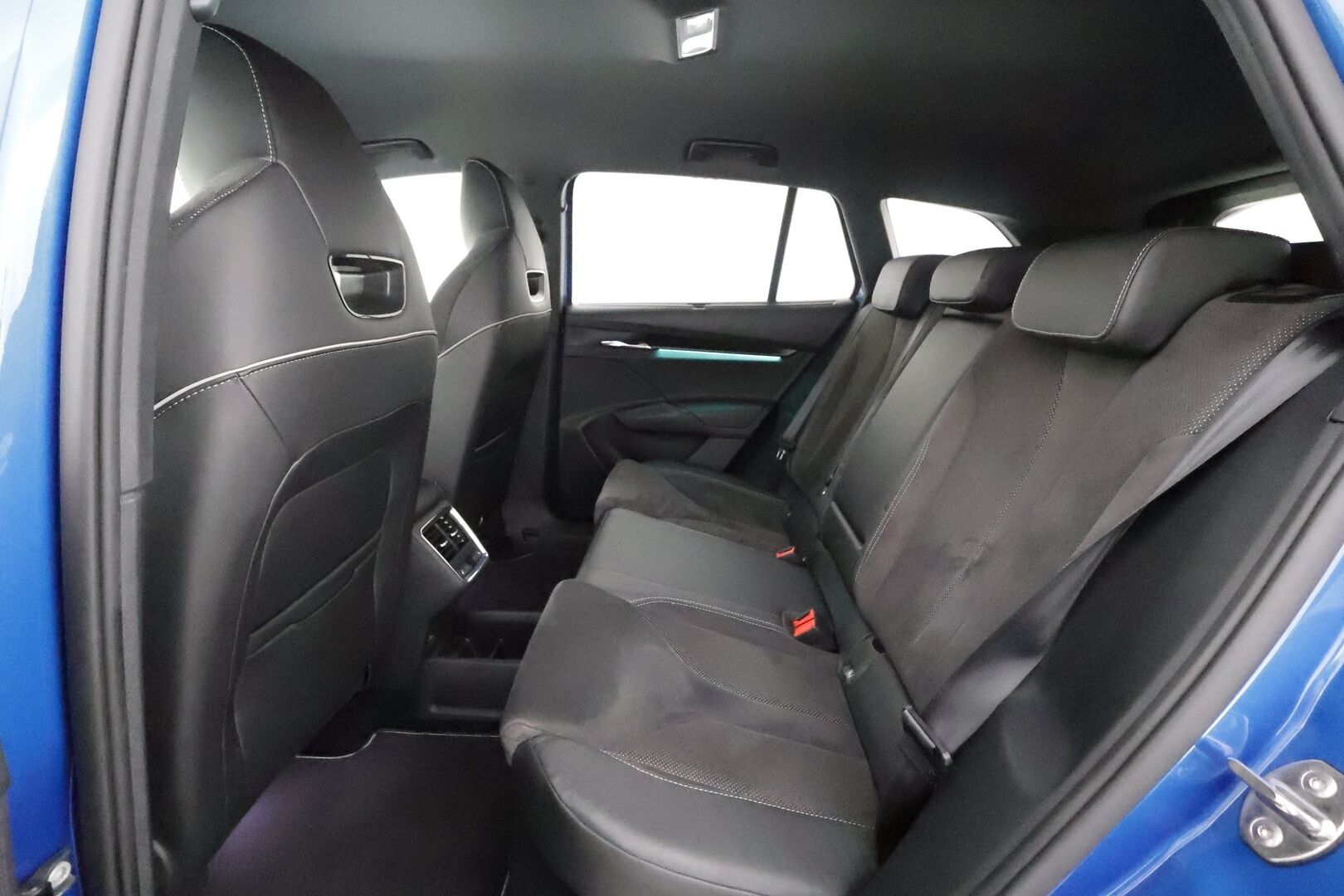 Skoda Enyaq 2023 80x 4x4 SportLine iV - | ACC | ILP | P.Kamera | Puolinahat | Ratinlämmitys | Digimittaristo | Keyless | Apple&Android | 1.Om Suomi-auto | Kahdet Renkaat | Merkkihuollettu |