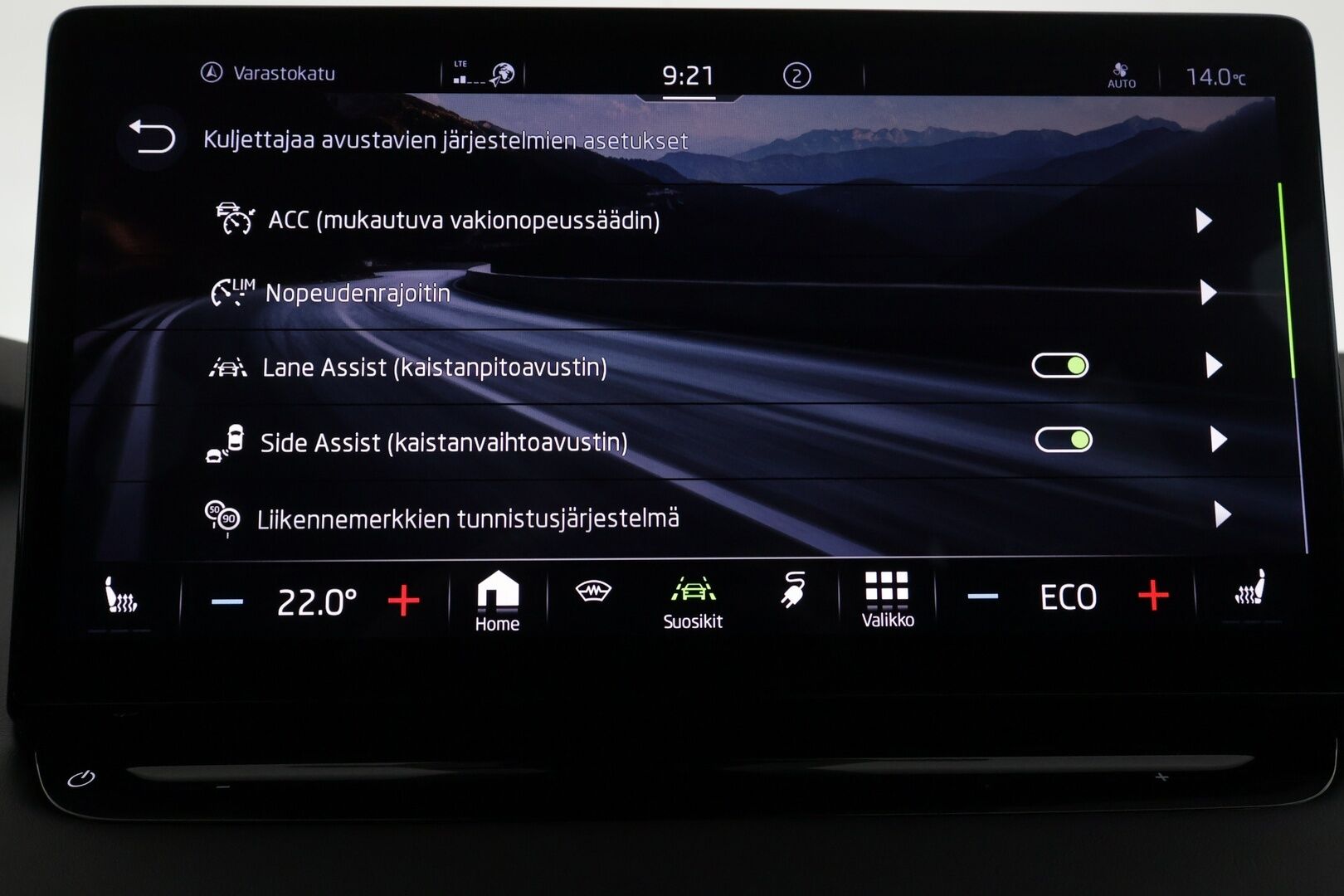 Skoda Enyaq 2023 80x 4x4 SportLine iV - | ACC | ILP | P.Kamera | Puolinahat | Ratinlämmitys | Digimittaristo | Keyless | Apple&Android | 1.Om Suomi-auto | Kahdet Renkaat | Merkkihuollettu |