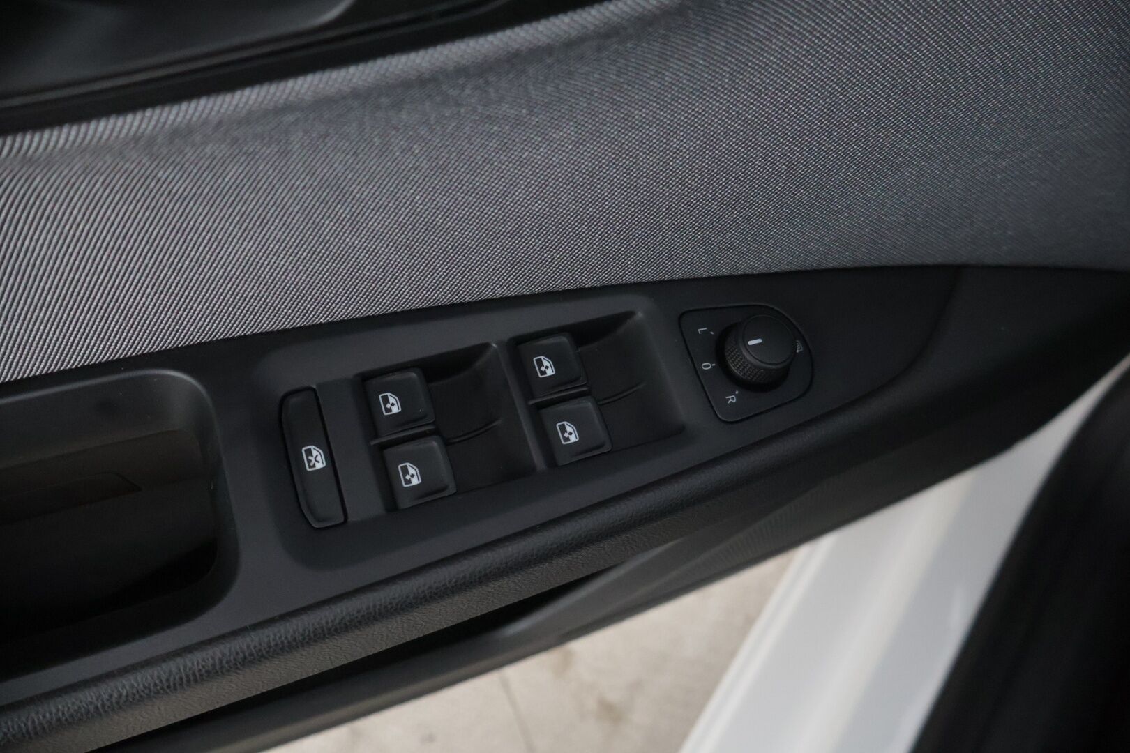 Seat Leon 2019 Leon1,5 TGI 131 Style * Lohko / Etu- ja takatutkat / Bluetooth / LED /  2x renkaat * - * Pienikulutuksinen / Jakohihna vaihdettu 02/2026 / Siistikuntoinen / Särmät huollot / 2x renkaat vanteineen *