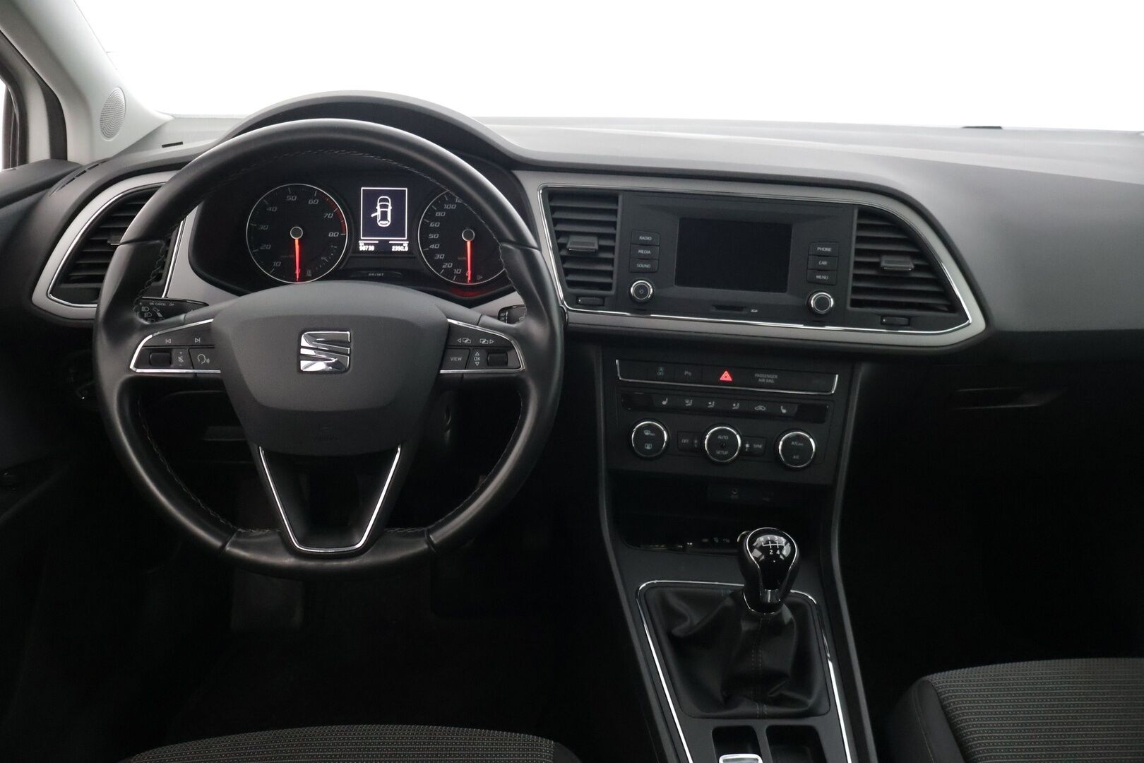 Seat Leon 2019 Leon1,5 TGI 131 Style * Lohko / Etu- ja takatutkat / Bluetooth / LED /  2x renkaat * - * Pienikulutuksinen / Jakohihna vaihdettu 02/2026 / Siistikuntoinen / Särmät huollot / 2x renkaat vanteineen *