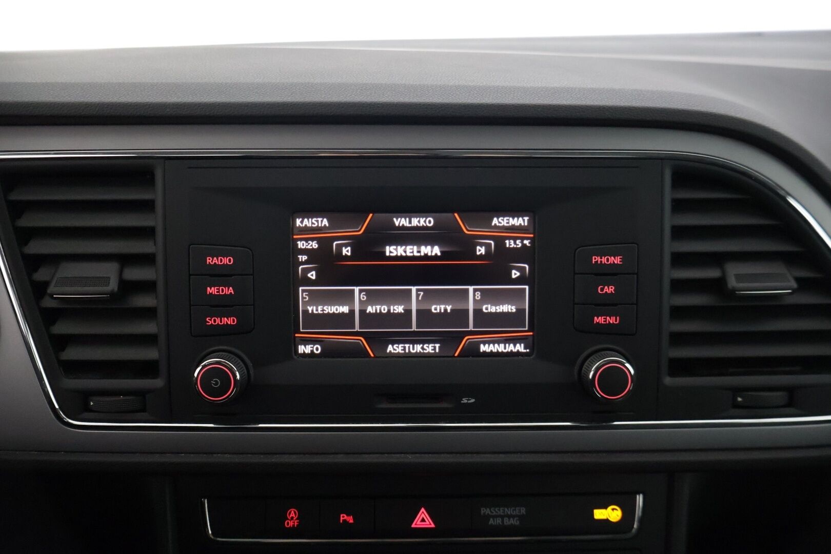 Seat Leon 2019 Leon1,5 TGI 131 Style * Lohko / Etu- ja takatutkat / Bluetooth / LED /  2x renkaat * - * Pienikulutuksinen / Jakohihna vaihdettu 02/2026 / Siistikuntoinen / Särmät huollot / 2x renkaat vanteineen *