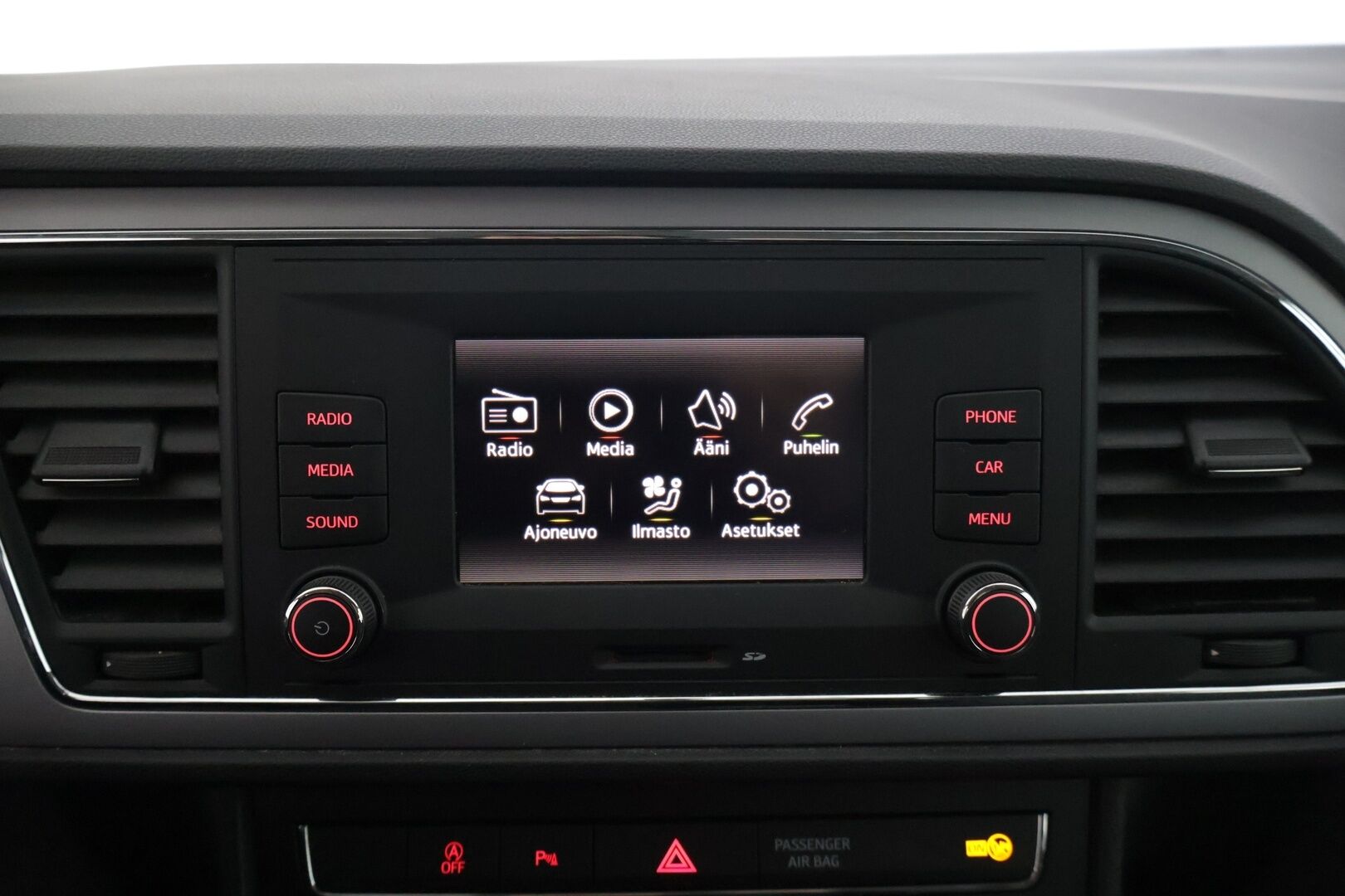 Seat Leon 2019 Leon1,5 TGI 131 Style * Lohko / Etu- ja takatutkat / Bluetooth / LED /  2x renkaat * - * Pienikulutuksinen / Jakohihna vaihdettu 02/2026 / Siistikuntoinen / Särmät huollot / 2x renkaat vanteineen *