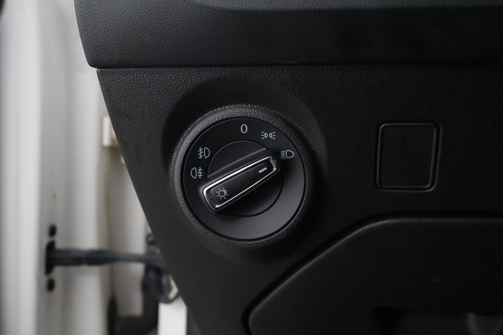 Seat Leon 2019 Leon1,5 TGI 131 Style * Lohko / Etu- ja takatutkat / Bluetooth / LED /  2x renkaat * - * Pienikulutuksinen / Jakohihna vaihdettu 02/2026 / Siistikuntoinen / Särmät huollot / 2x renkaat vanteineen *